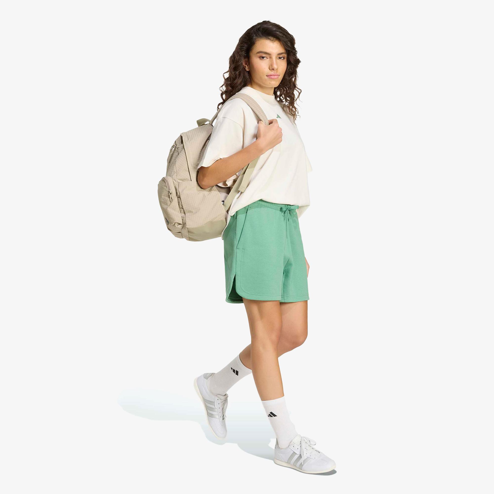 adidas Studio Boyfriend Kadın Beyaz T-Shirt