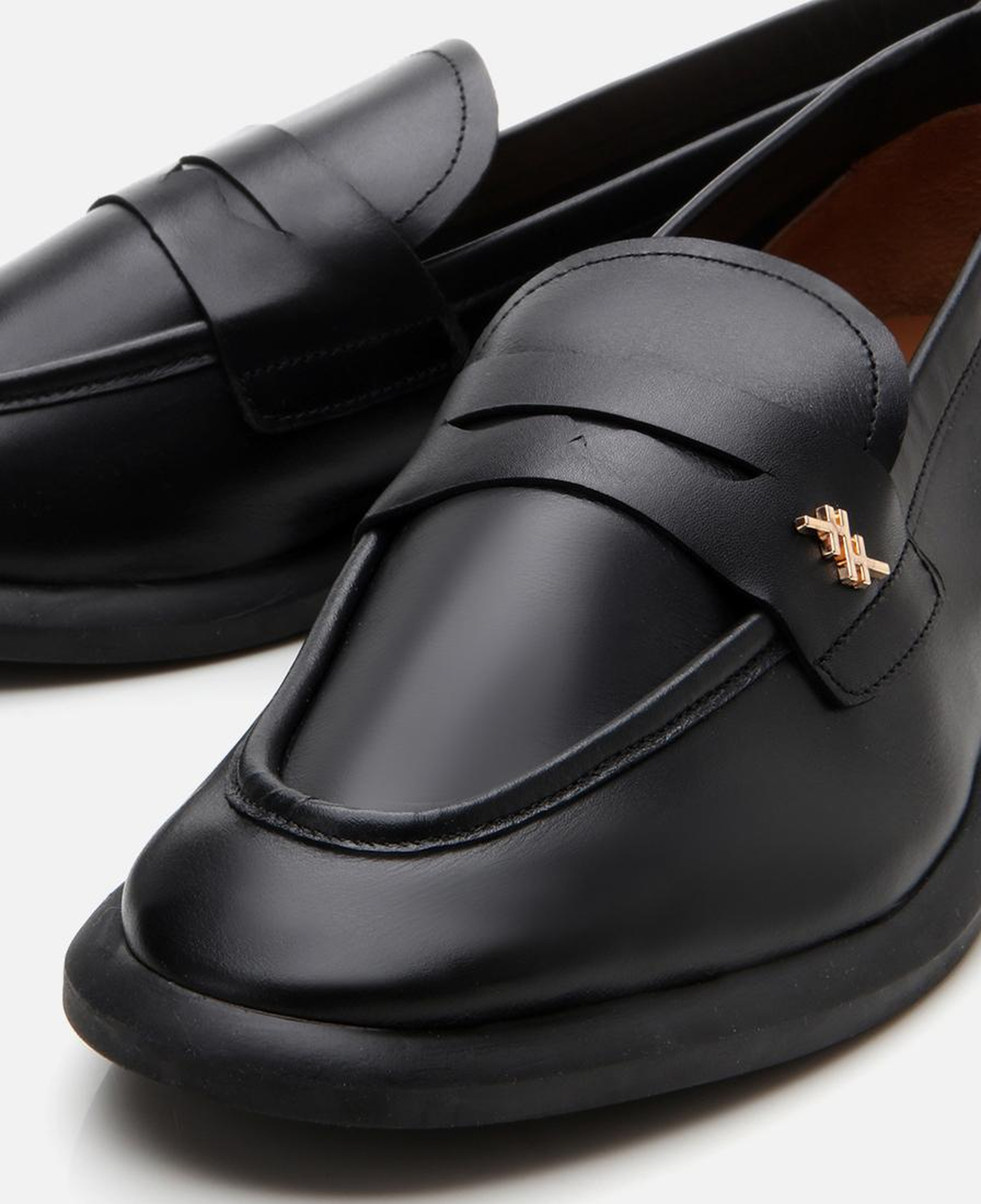 Kadın Deri Siyah Esnek Tabanlı Klasik Loafer