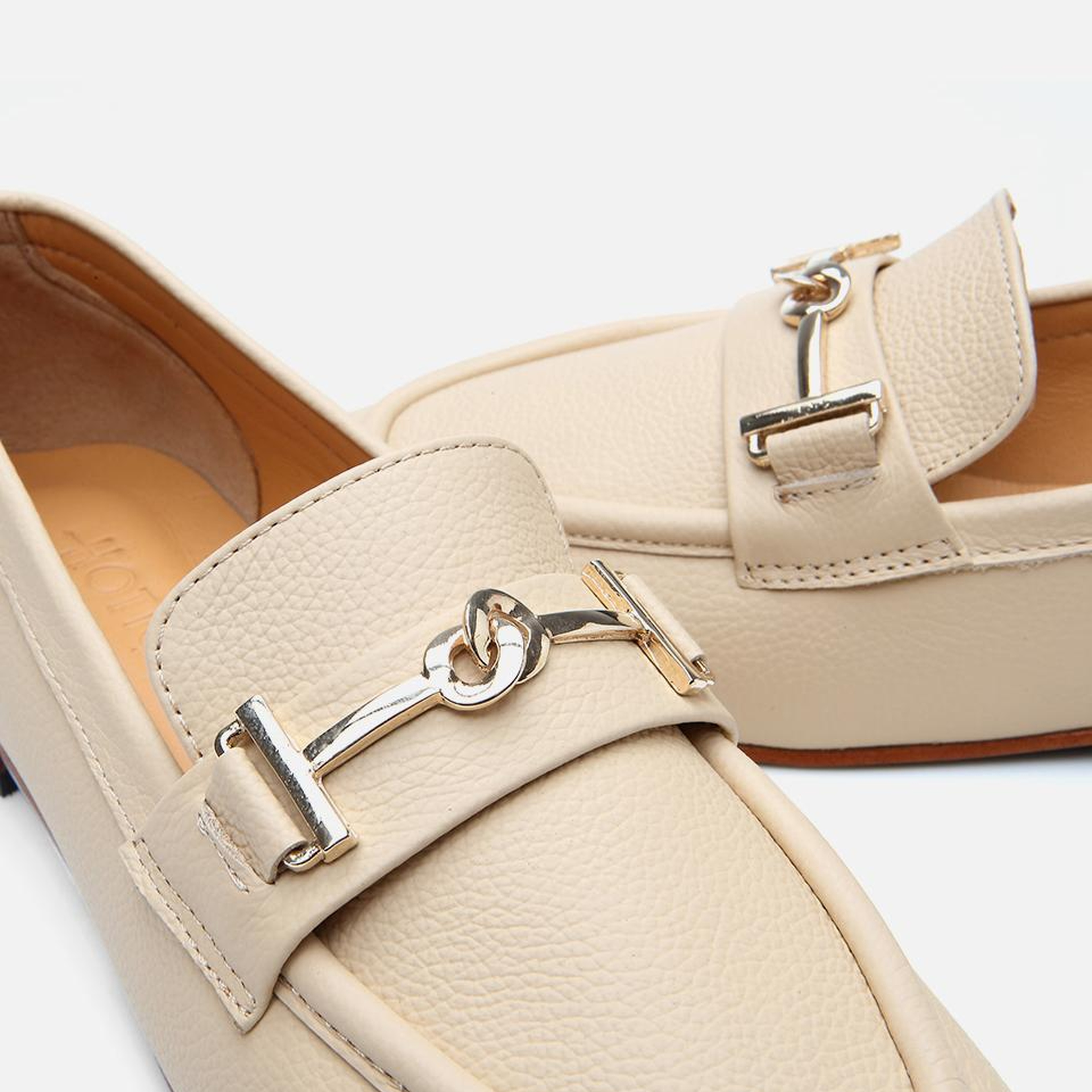 Kadın Deri Bej Tokalı Klasik Loafer