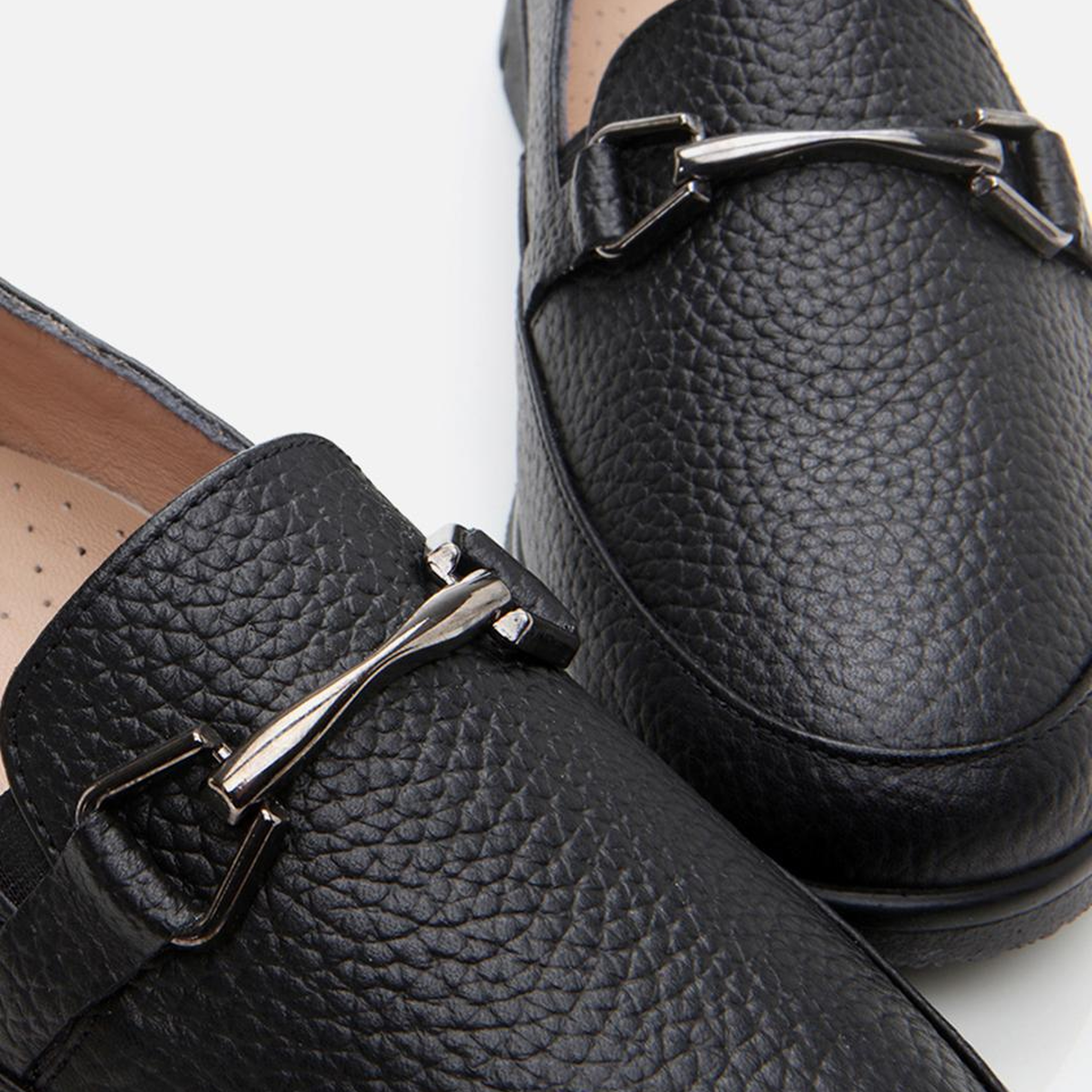 Kadın Deri Siyah Tokalı Loafer