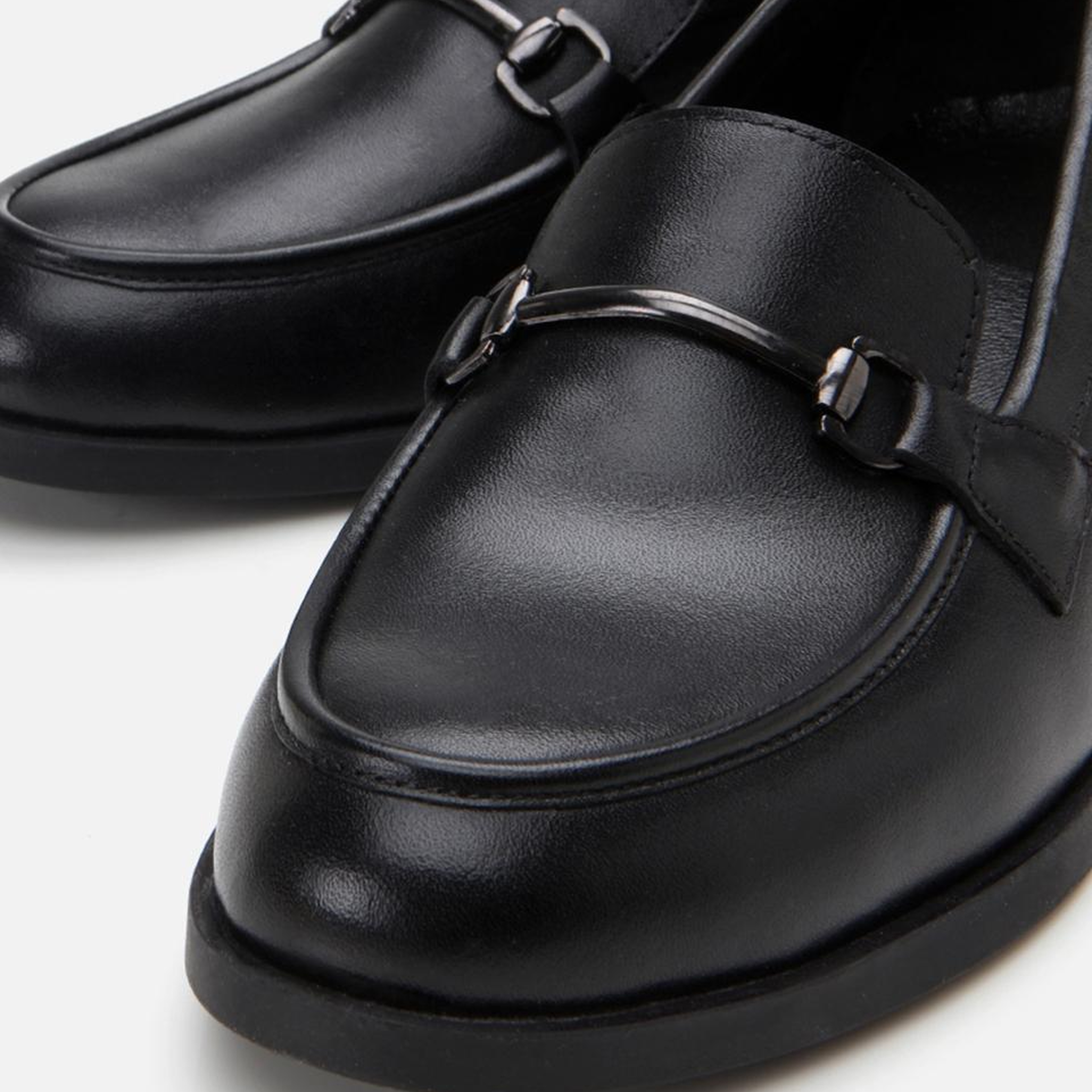 Kadın Deri Siyah Tokalı Klasik Loafer