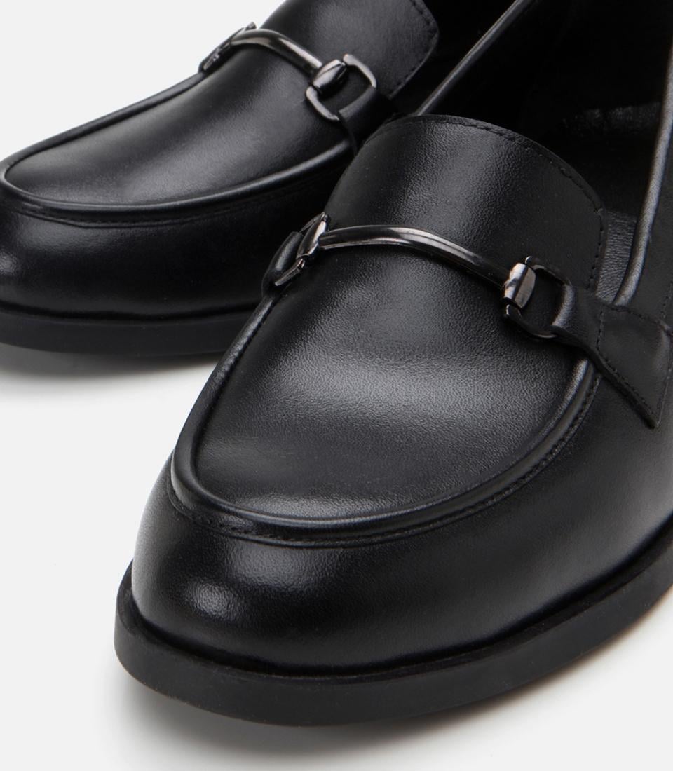 Kadın Deri Siyah Tokalı Klasik Loafer