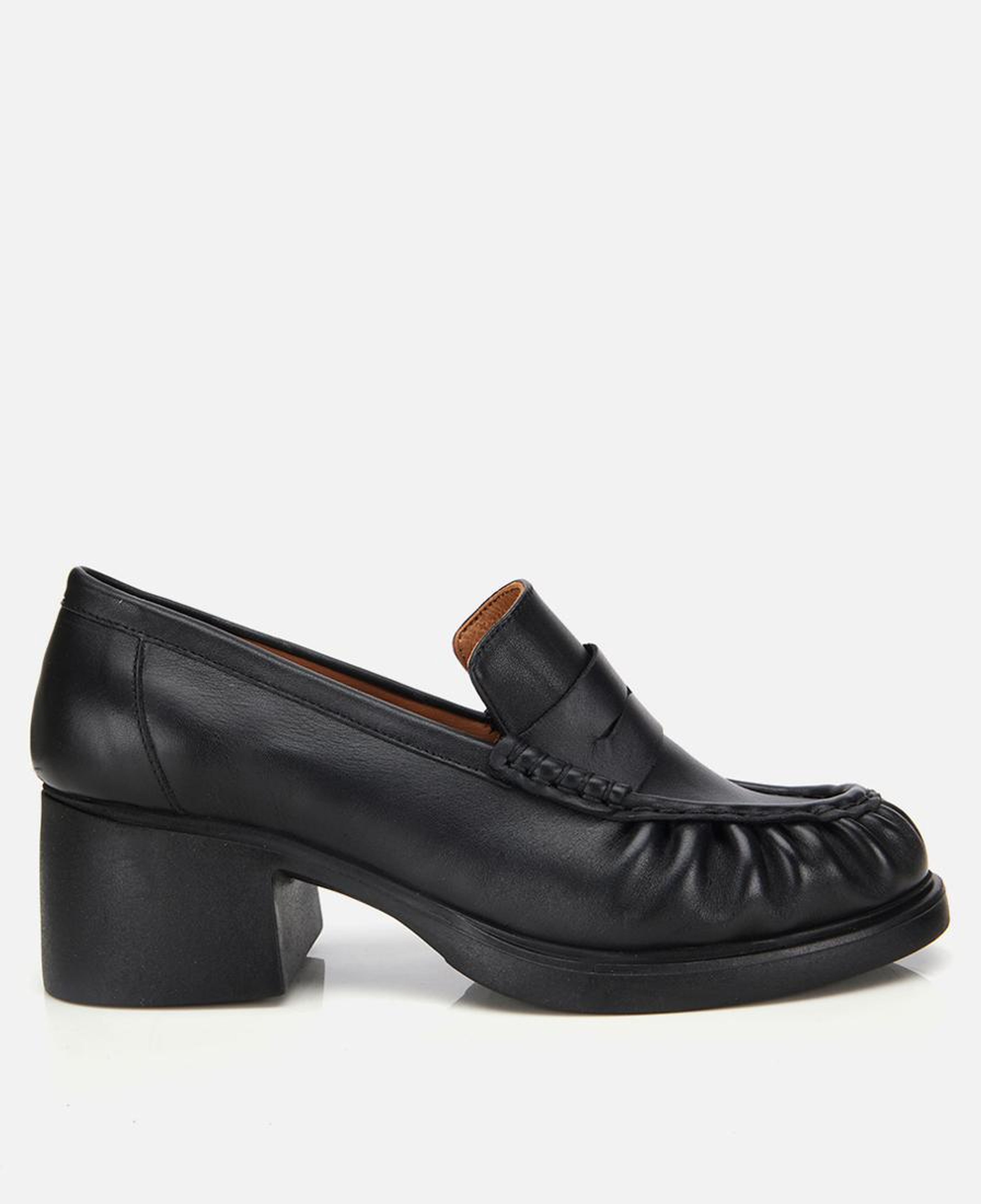 Kadın Deri Siyah Büzgülü  Kalın Tabanlı Klasik Loafer