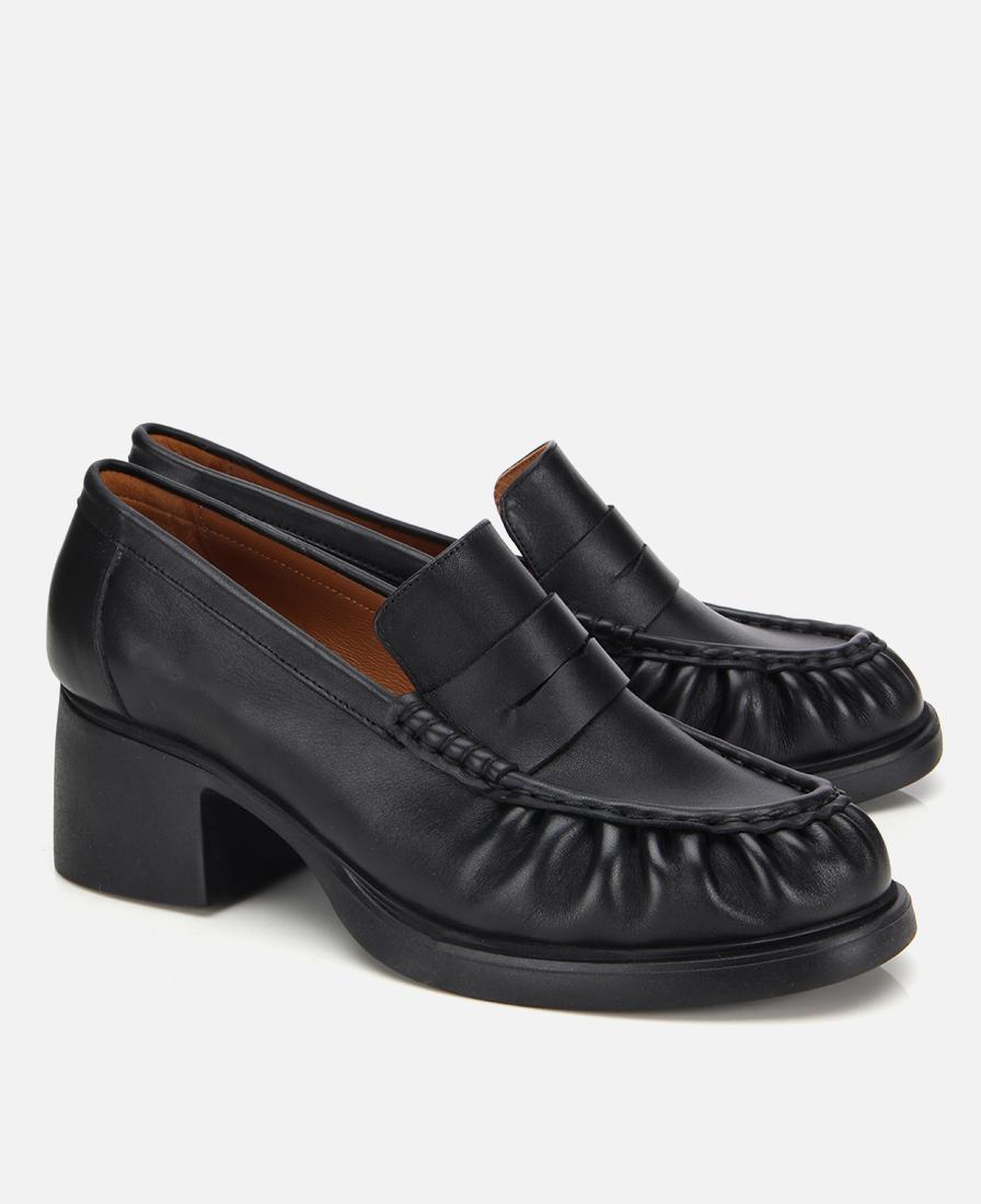 Kadın Deri Siyah Büzgülü  Kalın Tabanlı Klasik Loafer