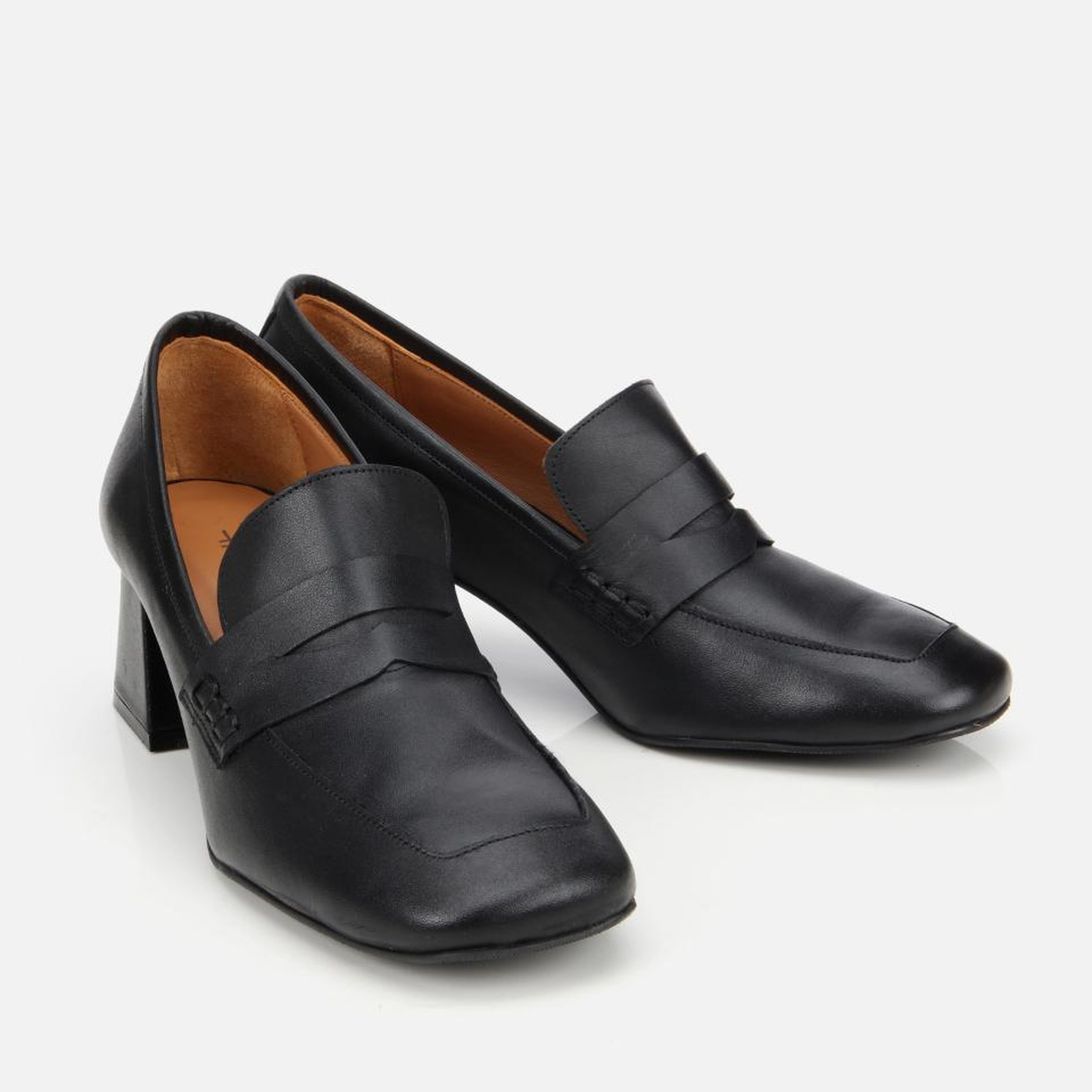 Kadın Deri Siyah Topuklu Loafer
