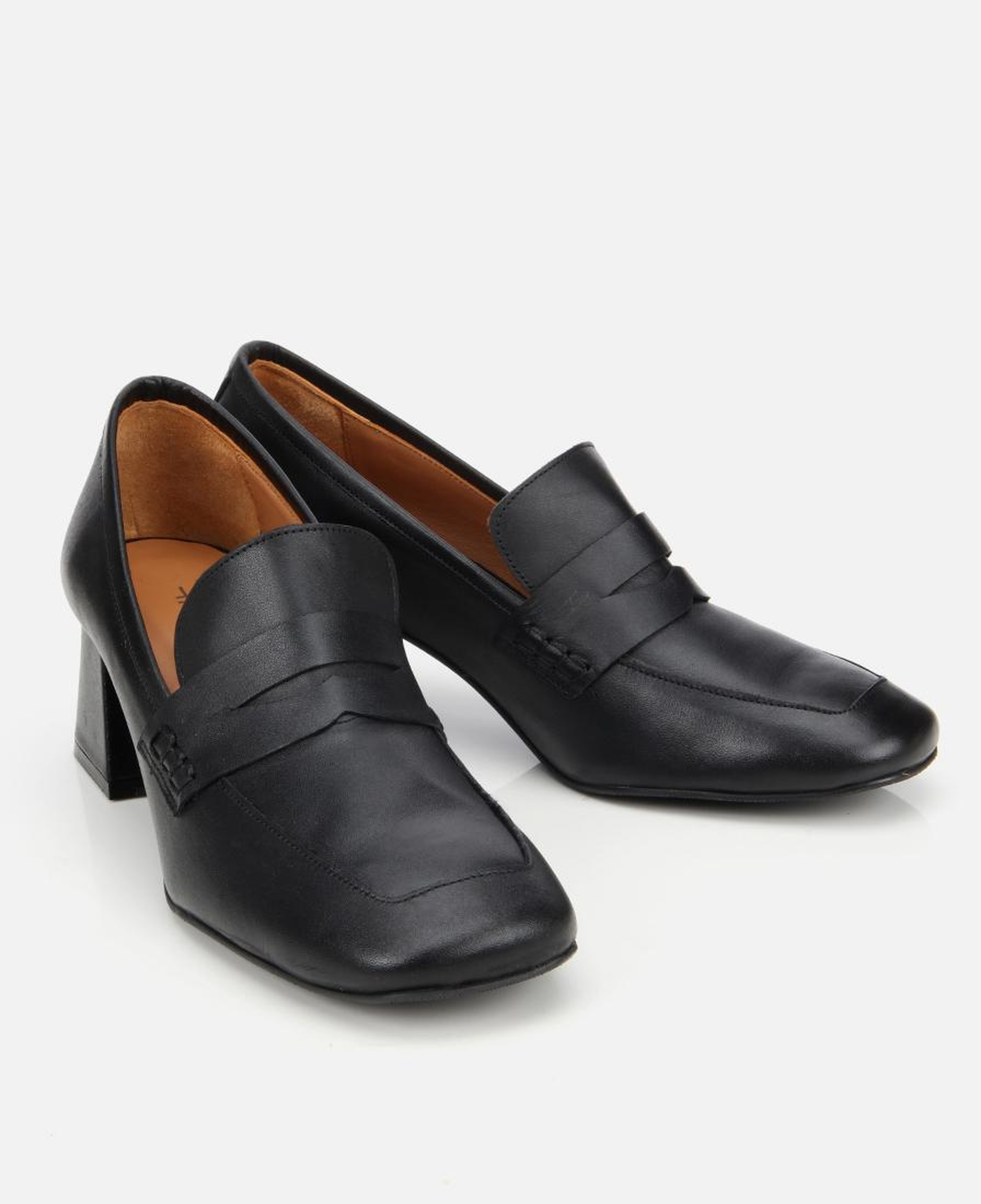 Kadın Deri Siyah Topuklu Loafer