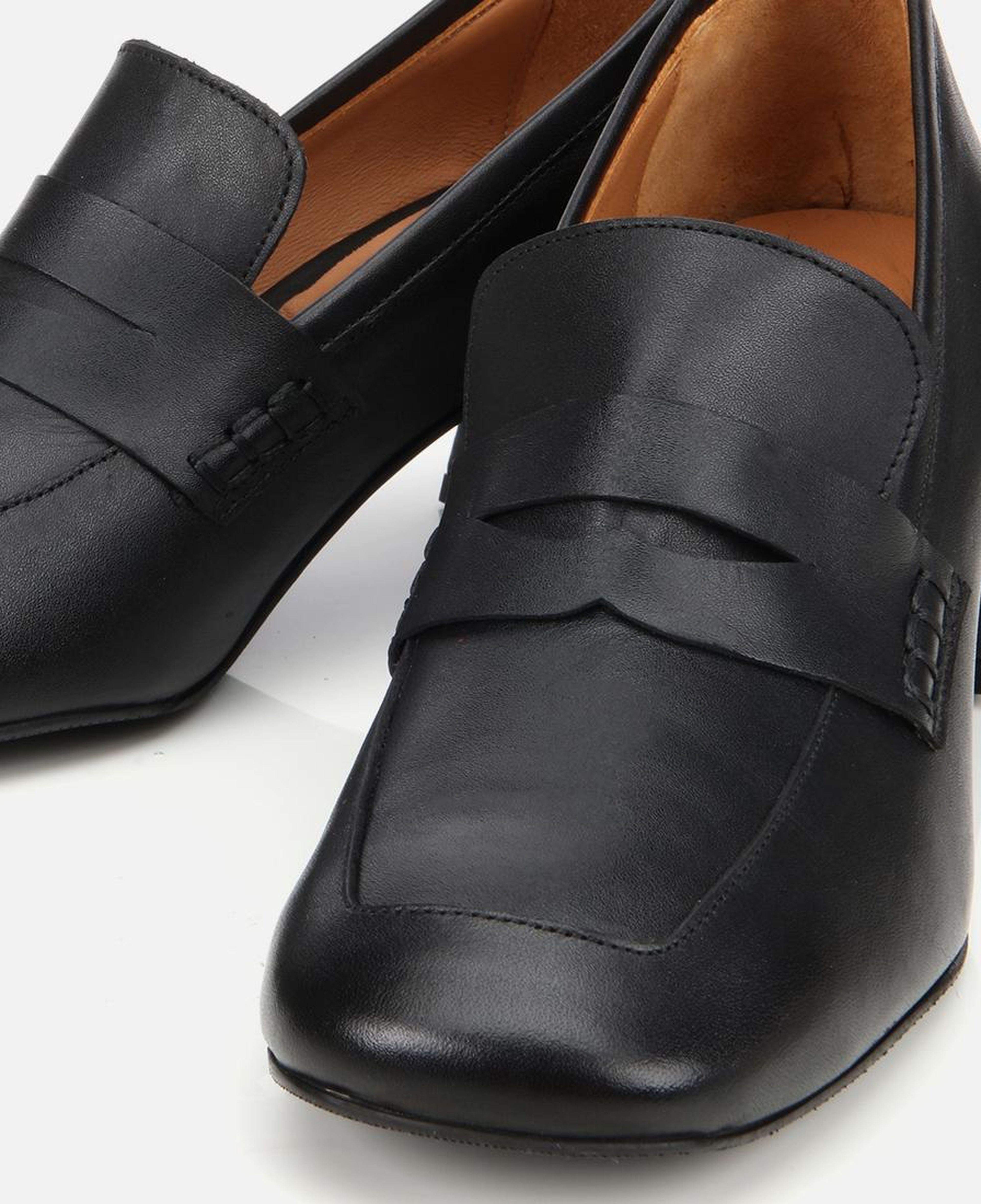 Kadın Deri Siyah Topuklu Loafer