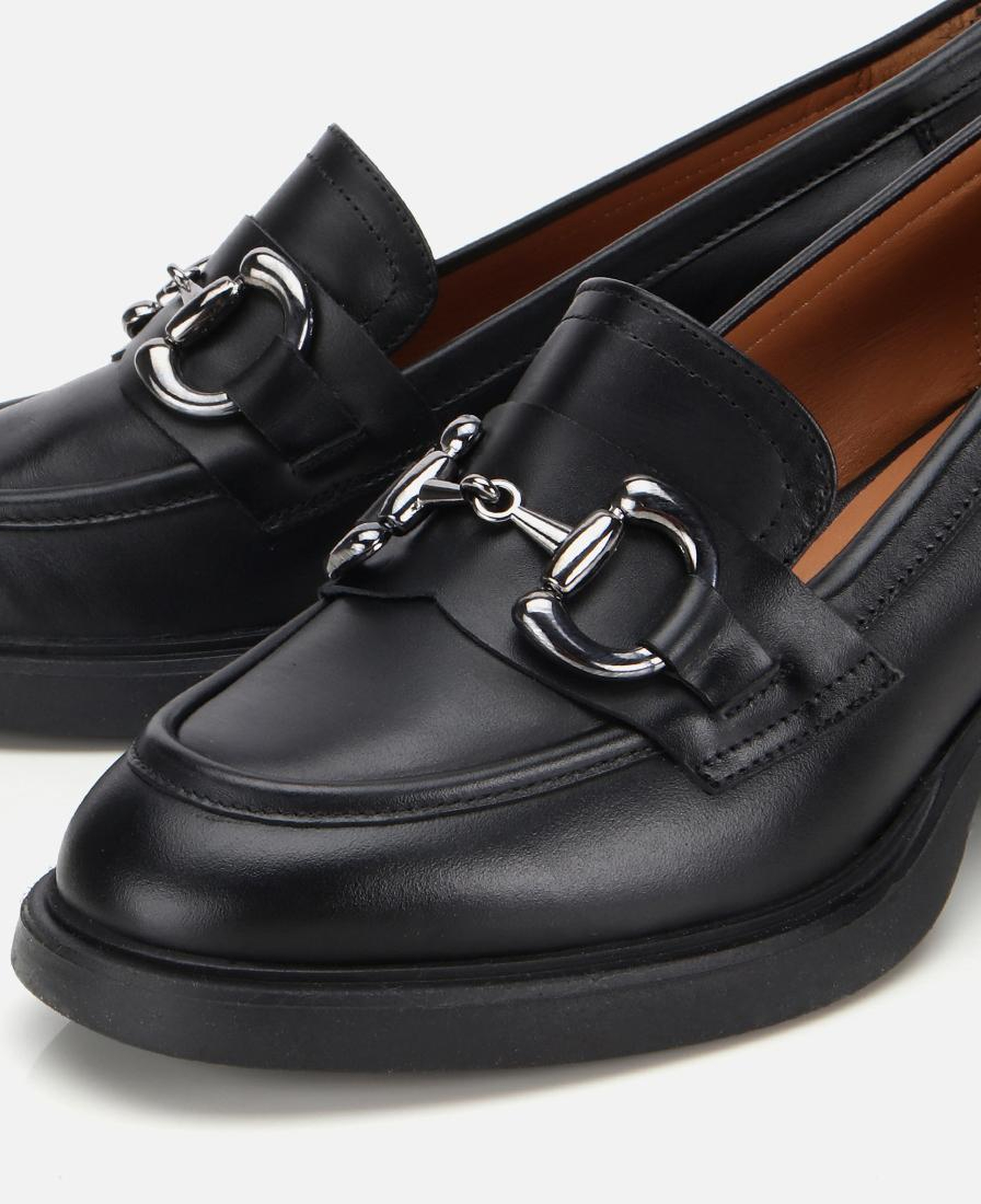 Kadın Deri Siyah Tokalı Yüksek Topuklu Klasik Loafer