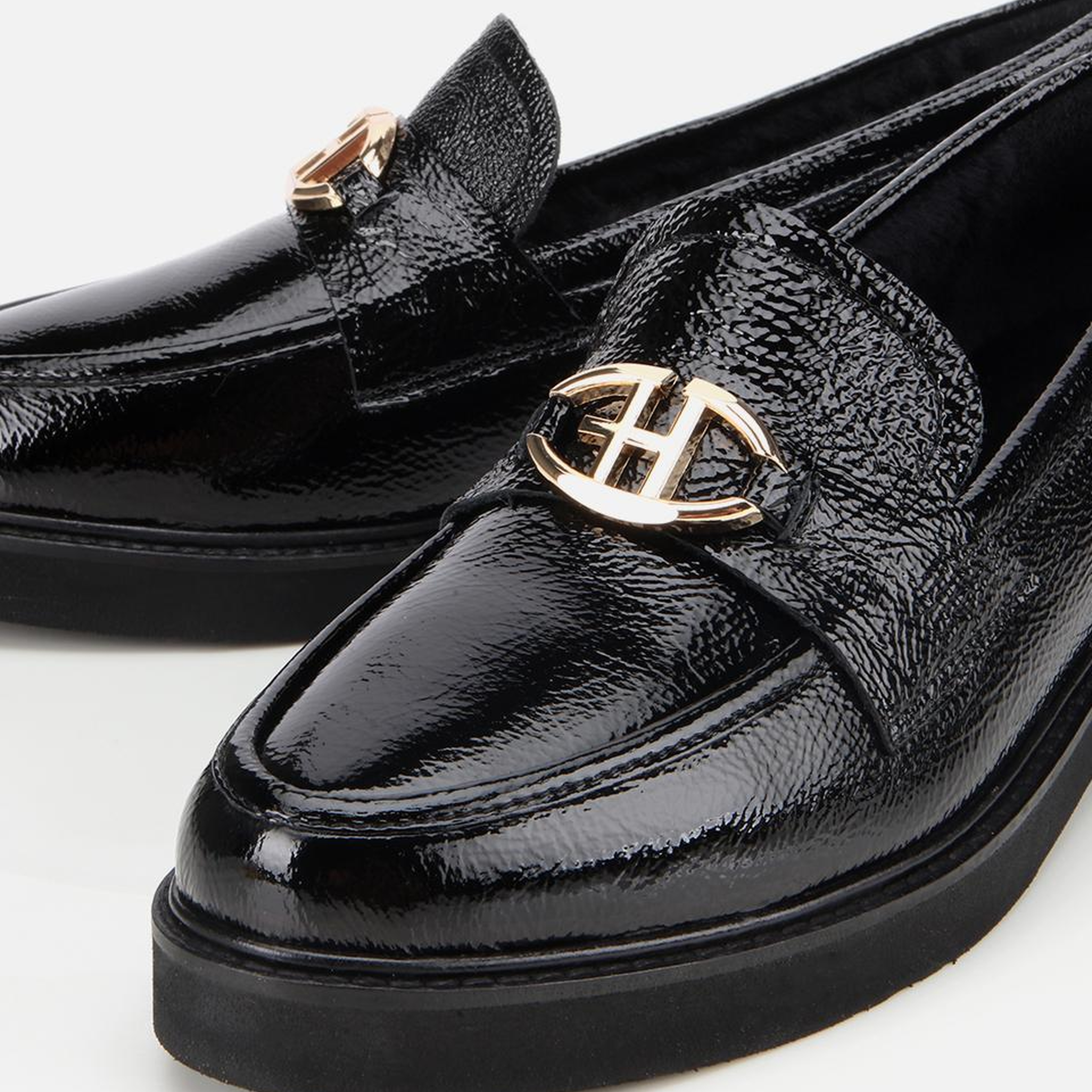 Kadın Rugan Deri Siyah Tokalı Klasik Loafer