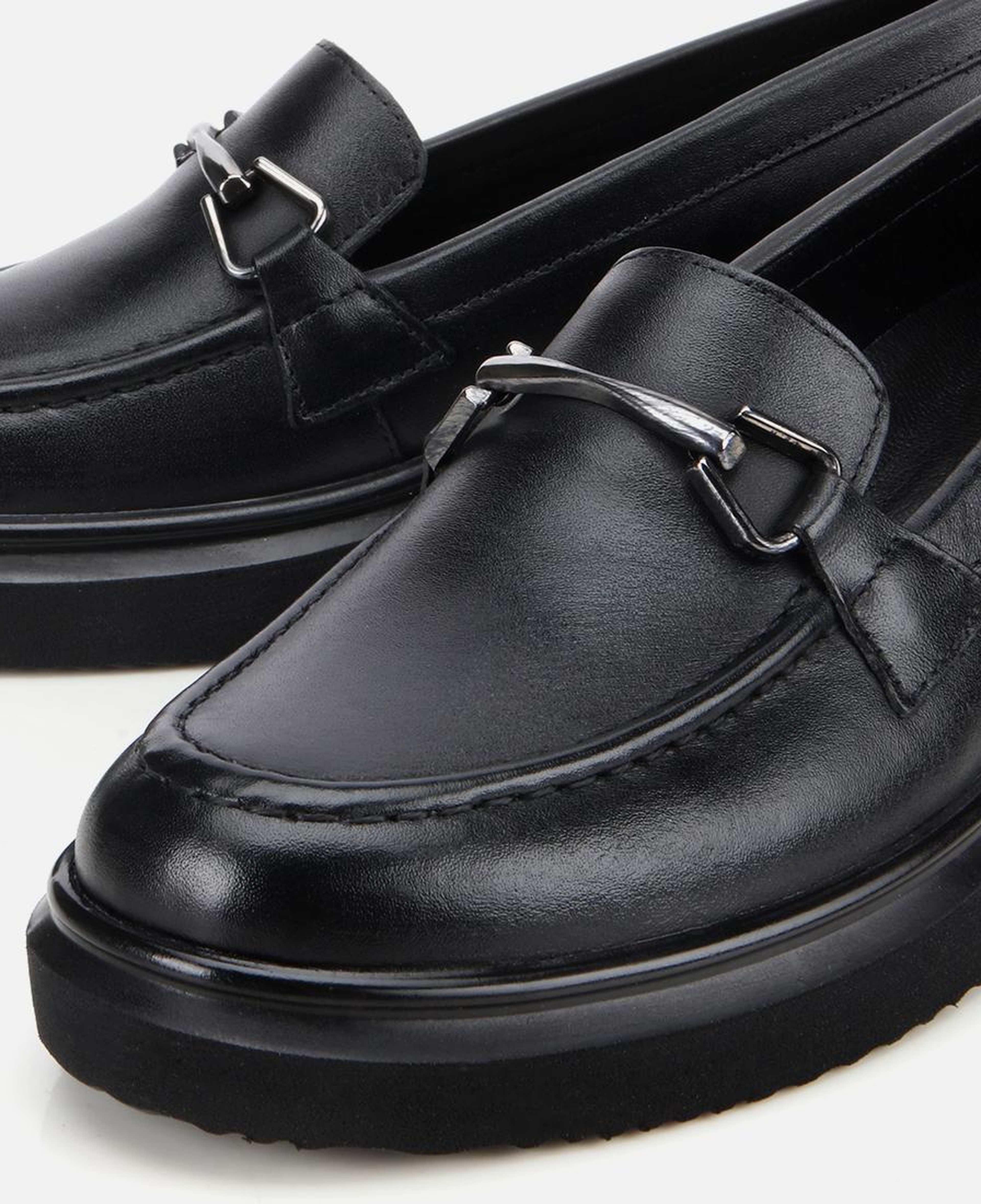 Kadın Deri Siyah Tokalı Dolgu Topuklu Klasik Loafer