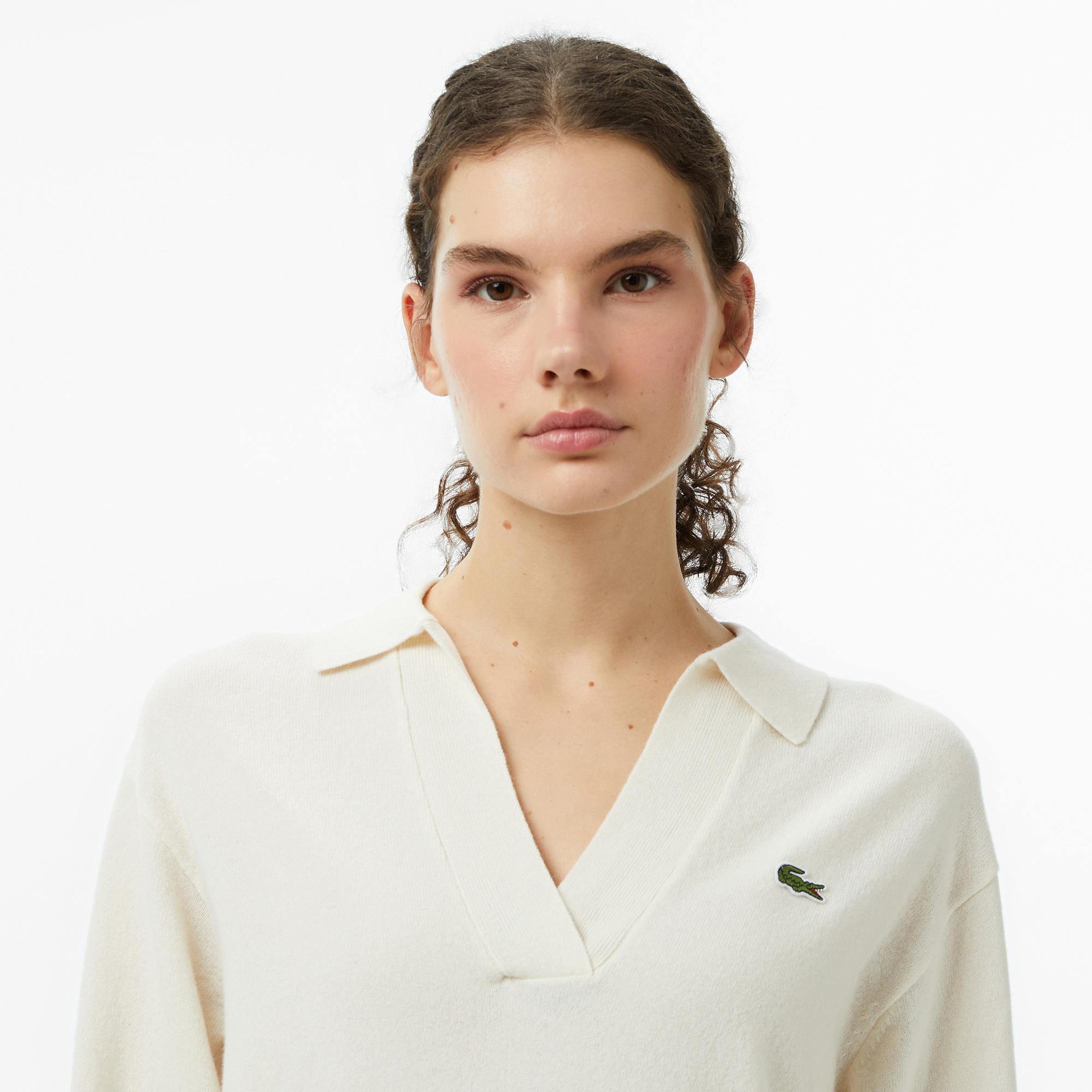 Lacoste Kadın Classic Fit Polo Yaka Krem Kazak