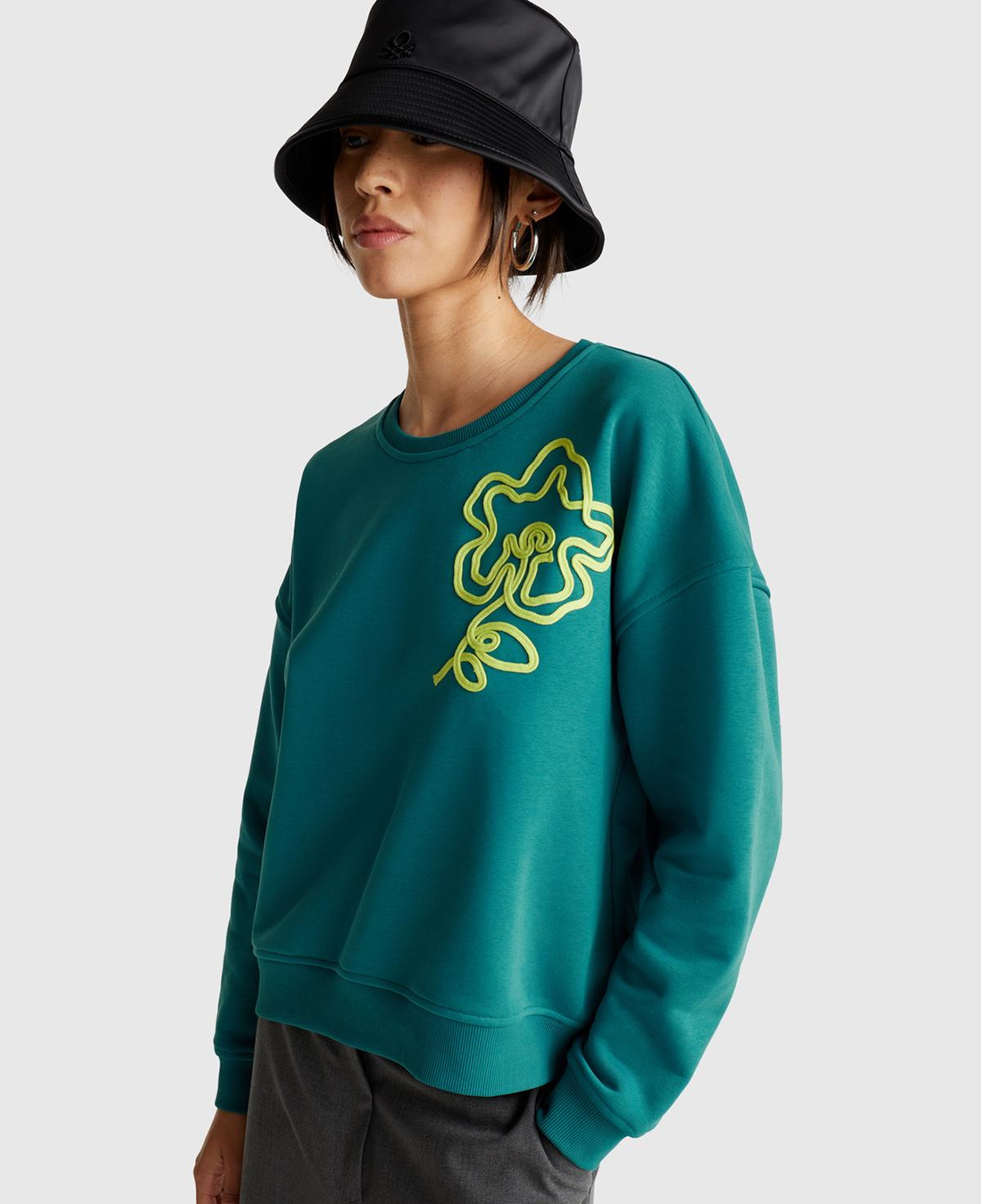 Kadın Koyu Yeşil Koton Karışımlı Çiçek Motifli Sweatshirt