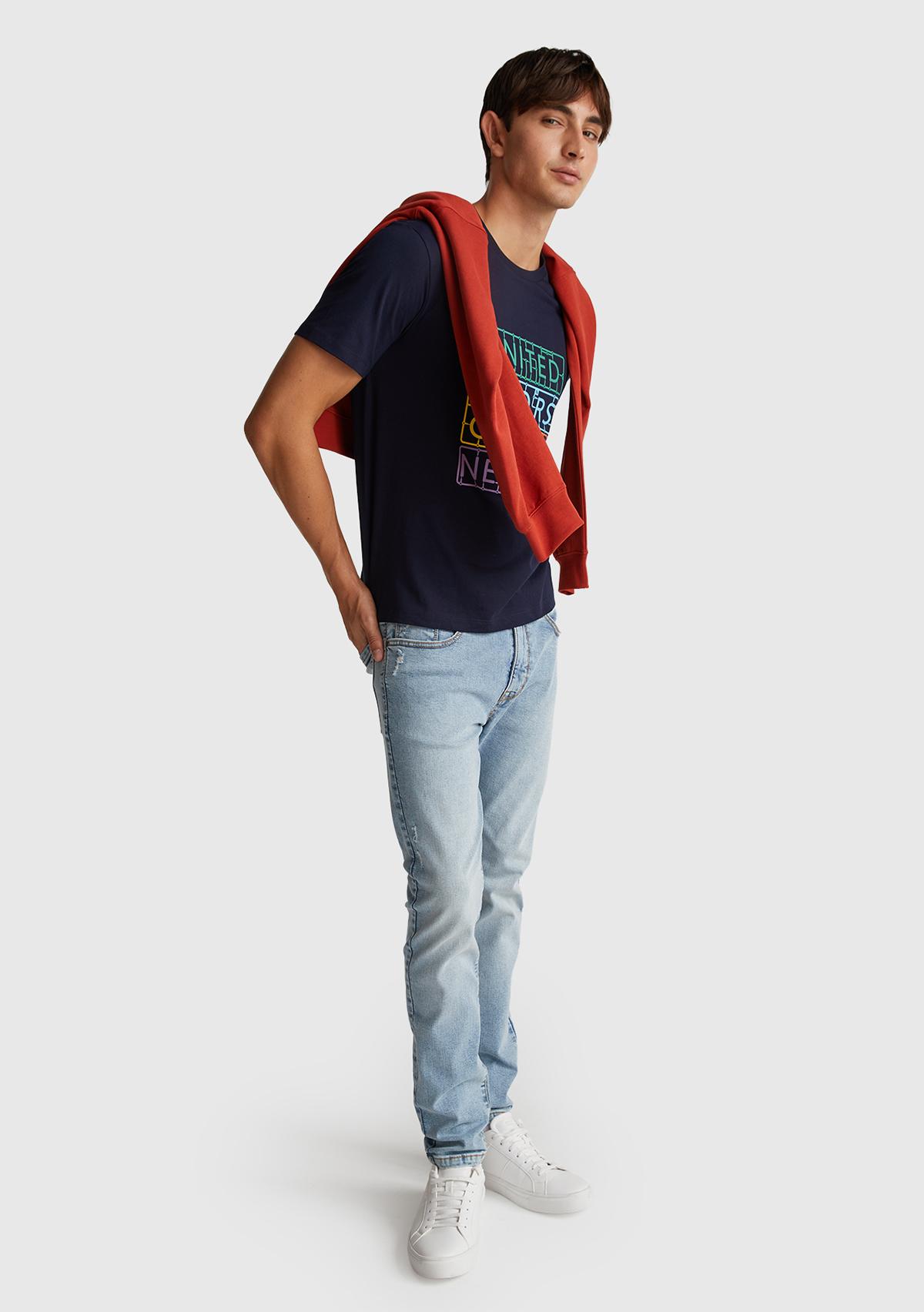 Erkek Lacivert-Renkli Baskılı %100 Pamuk Önü Logo Baskılı Relax Fit T-Shirt
