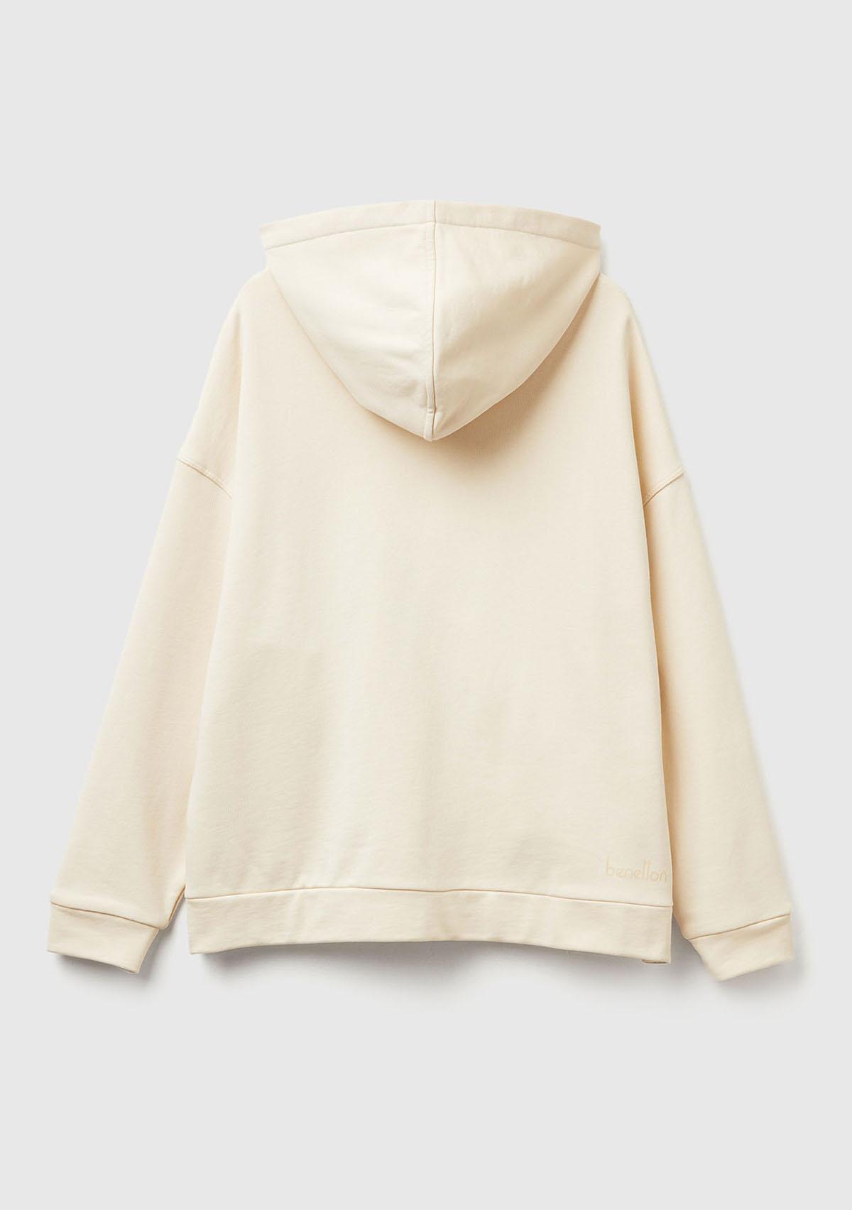 Kadın Krem Logo Baskı Detaylı Kapüşonlu Relax Fit Sweatshirt