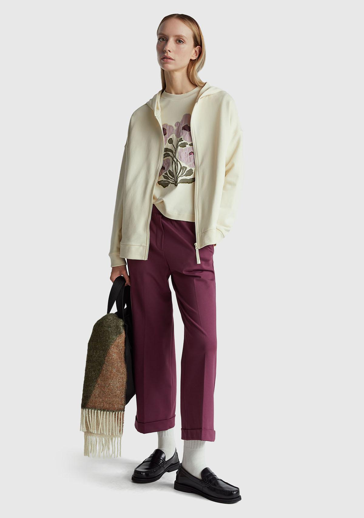 Kadın Krem Logo Baskı Detaylı Kapüşonlu Relax Fit Sweatshirt