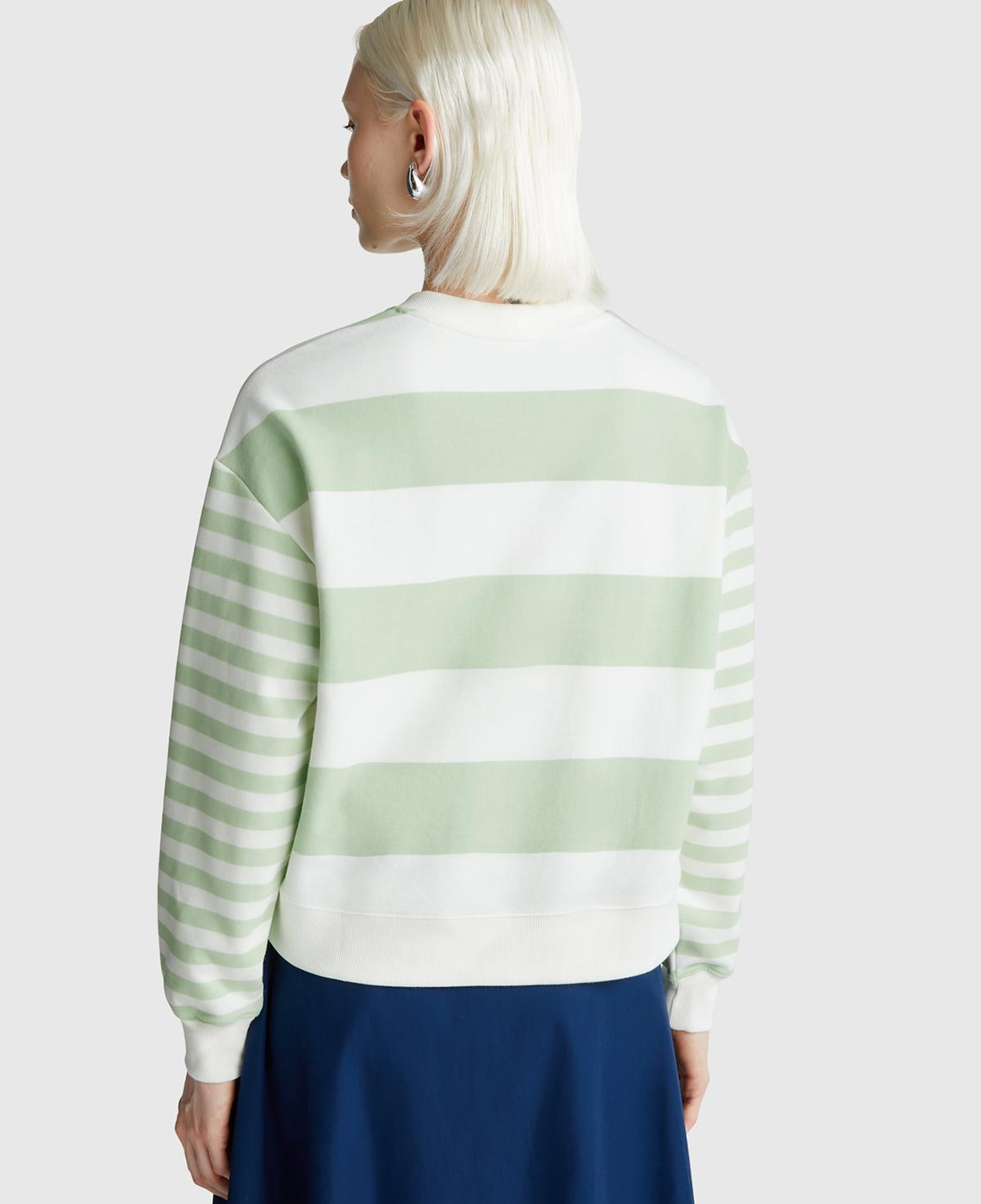 Kadın Açık Yeşil Pamuk Karışımlı Göğsü Logo Baskılı Renk Bloklu Sweatshirt