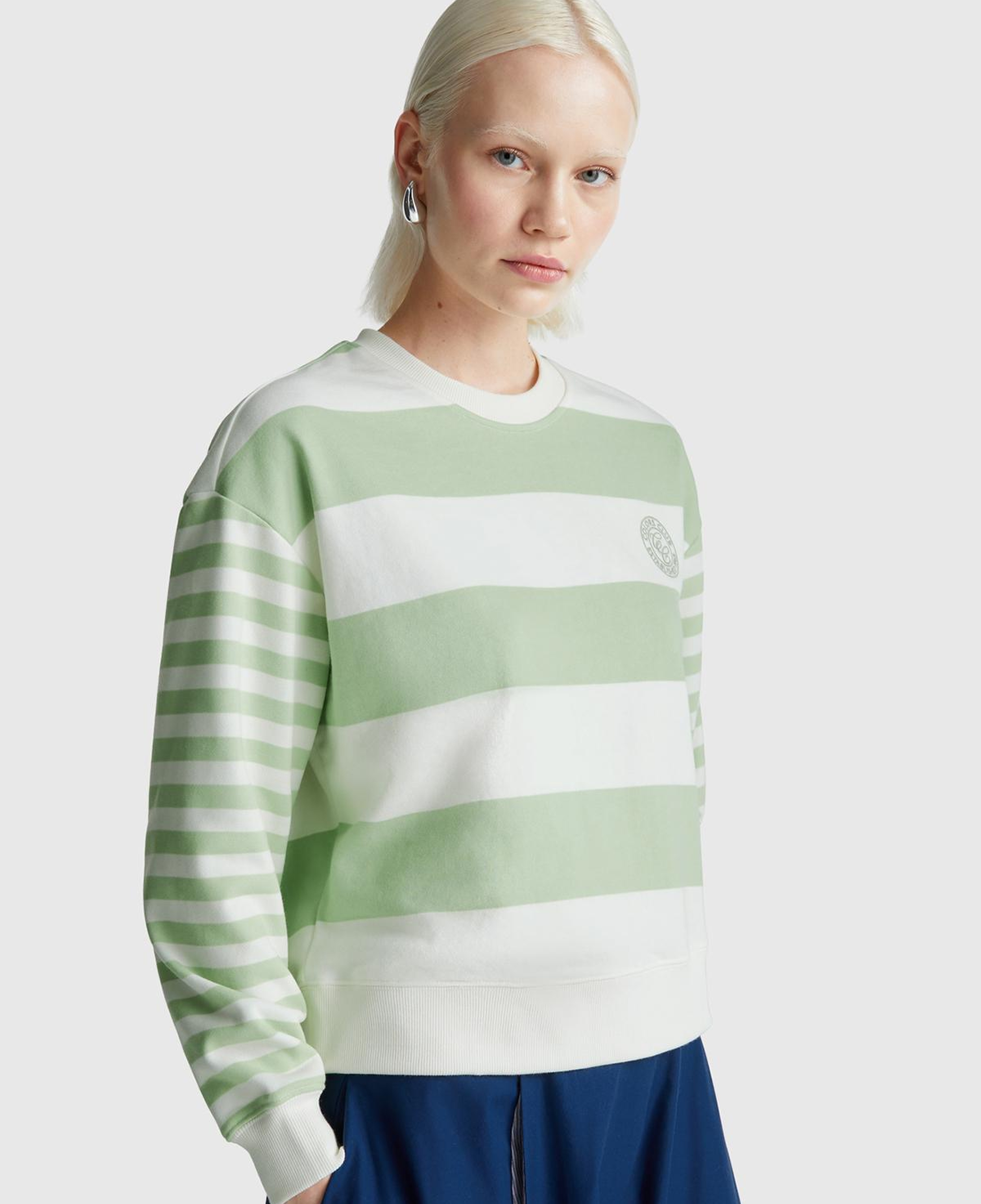 Kadın Açık Yeşil Pamuk Karışımlı Göğsü Logo Baskılı Renk Bloklu Sweatshirt