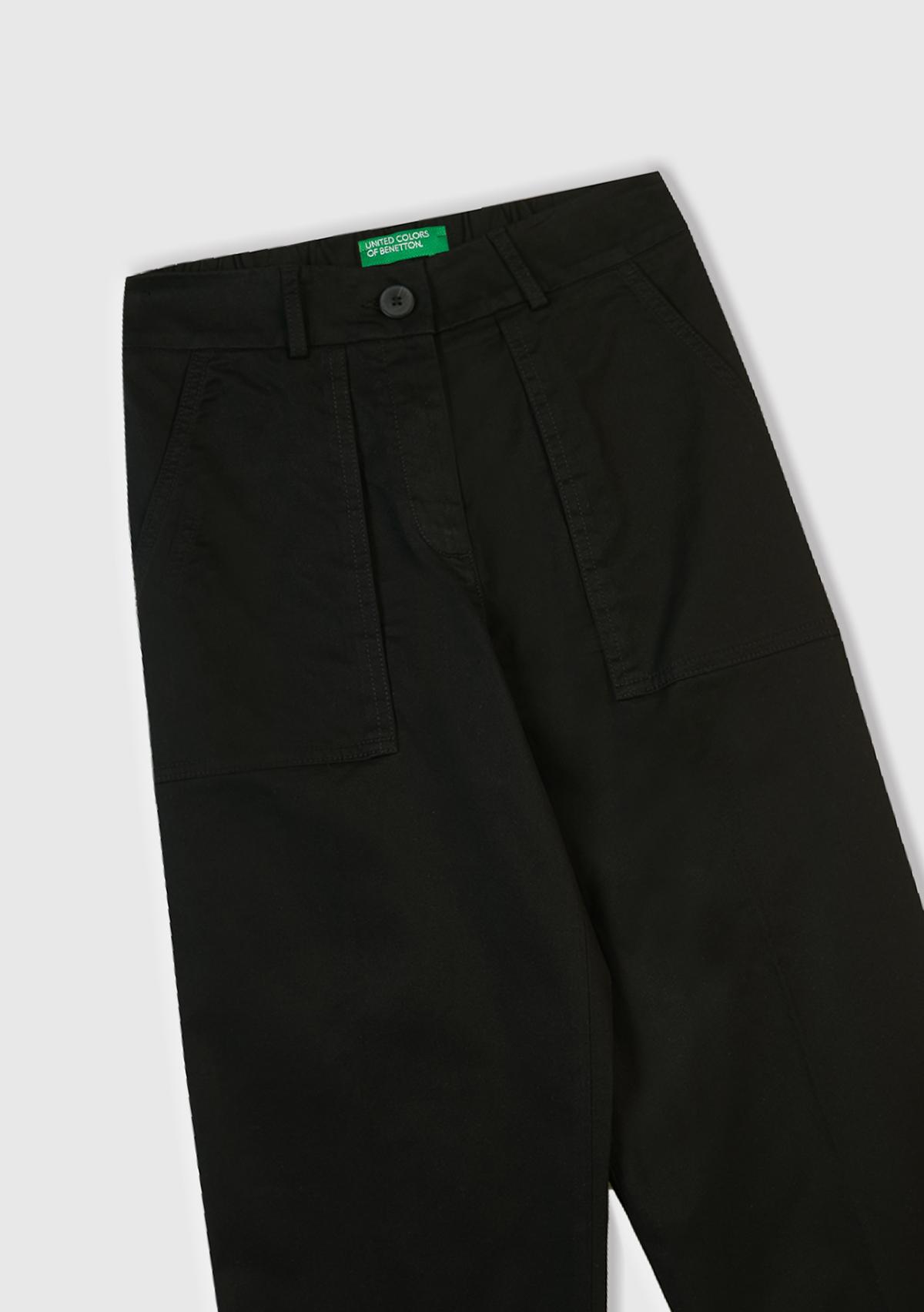 Kadın Siyah Pamuk Karışımlı Önü Dikiş Detaylı Paçası Kıvrık Pantolon