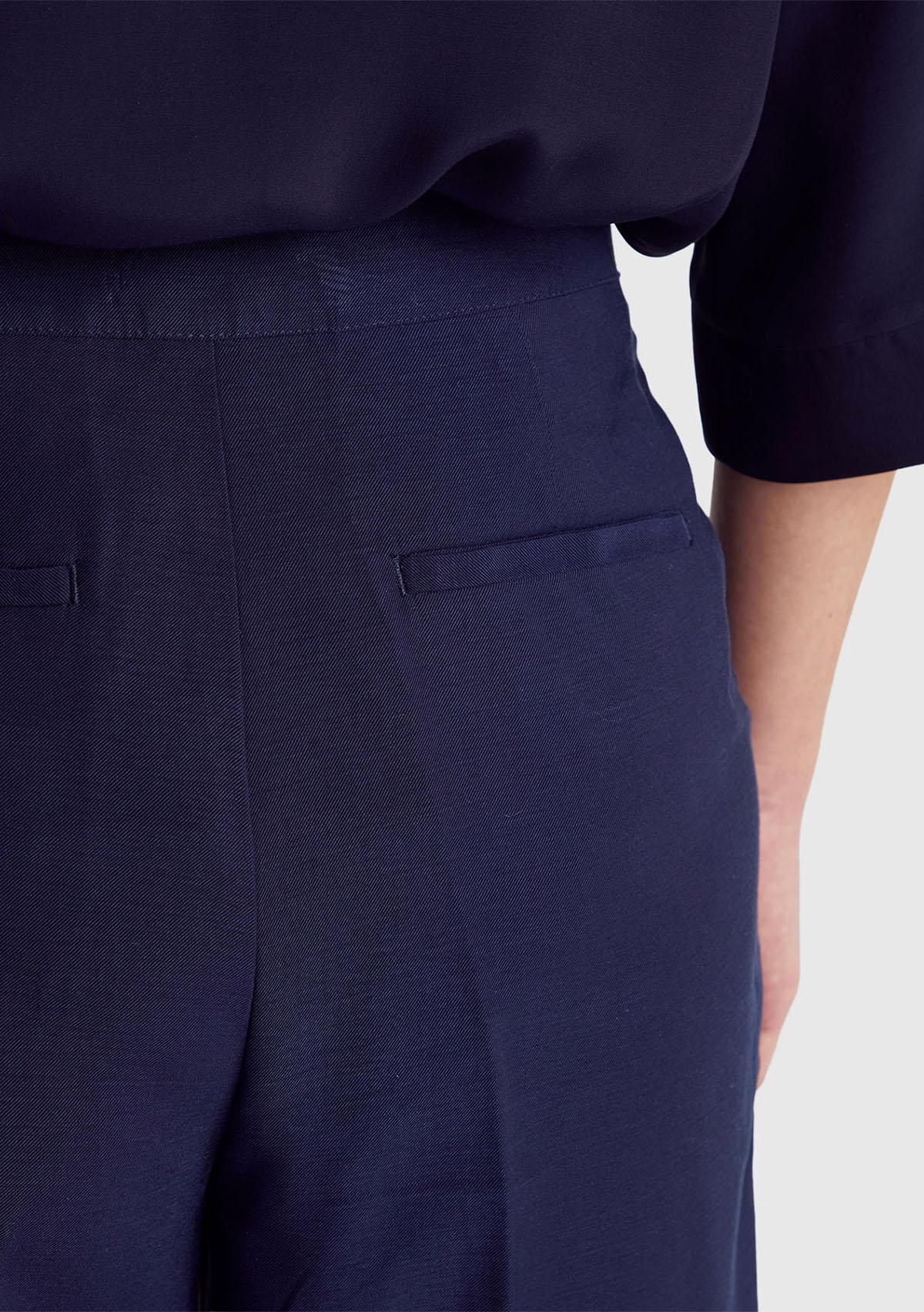 Kadın Lacivert Viskoz Karışımlı Arka Cep Detaylı Geniş Paça Pantolon