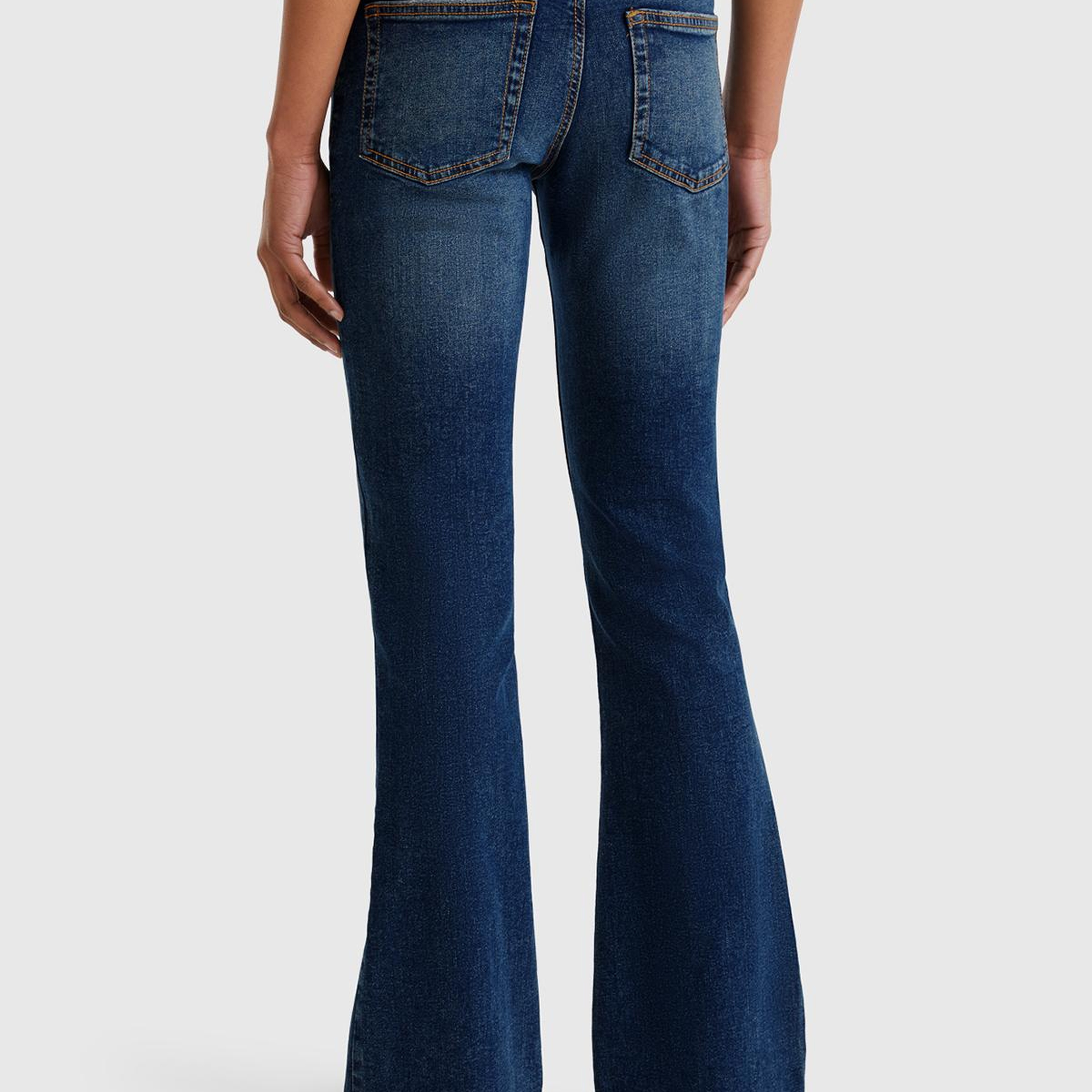 Kadın Koyu Mavi Streç Pamuklu Cepli Normal Bel İspanyol Paça Denim Pantolon