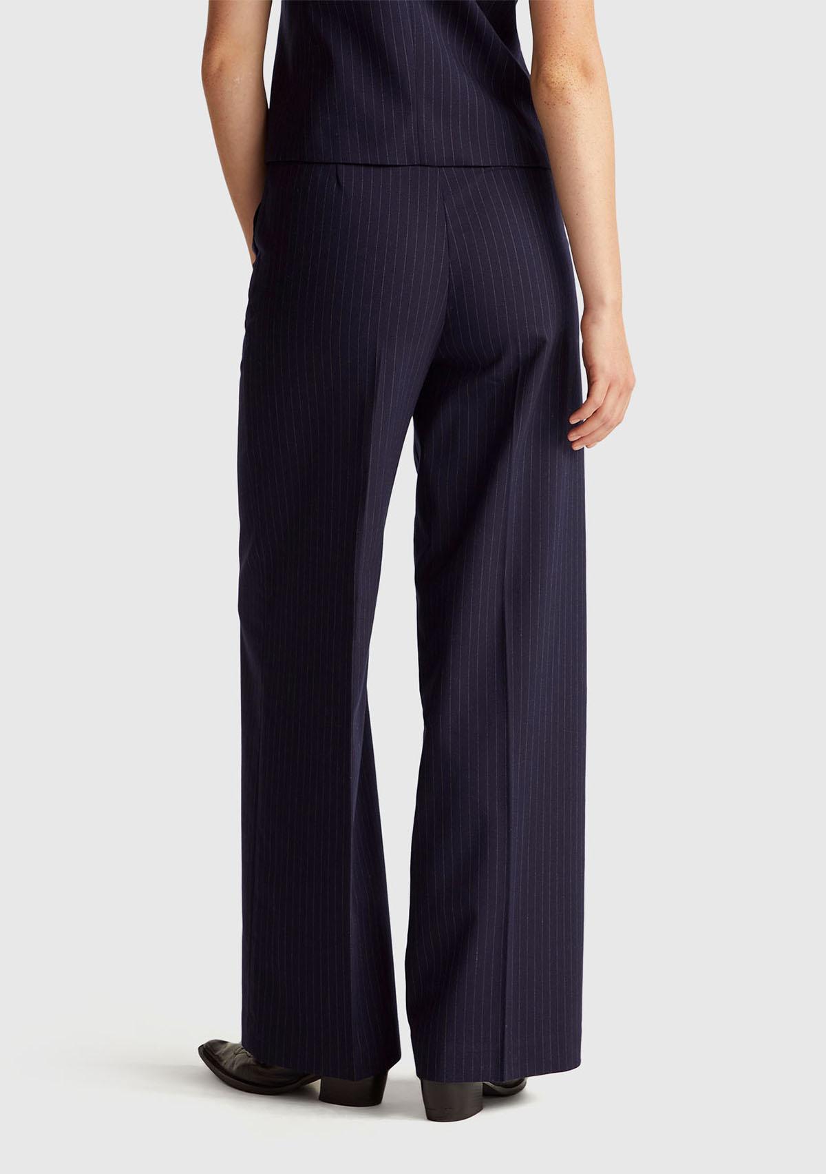 Kadın Lacivert Desenli Viskoz Karışımlı Cepli Bol Paça Pantolon