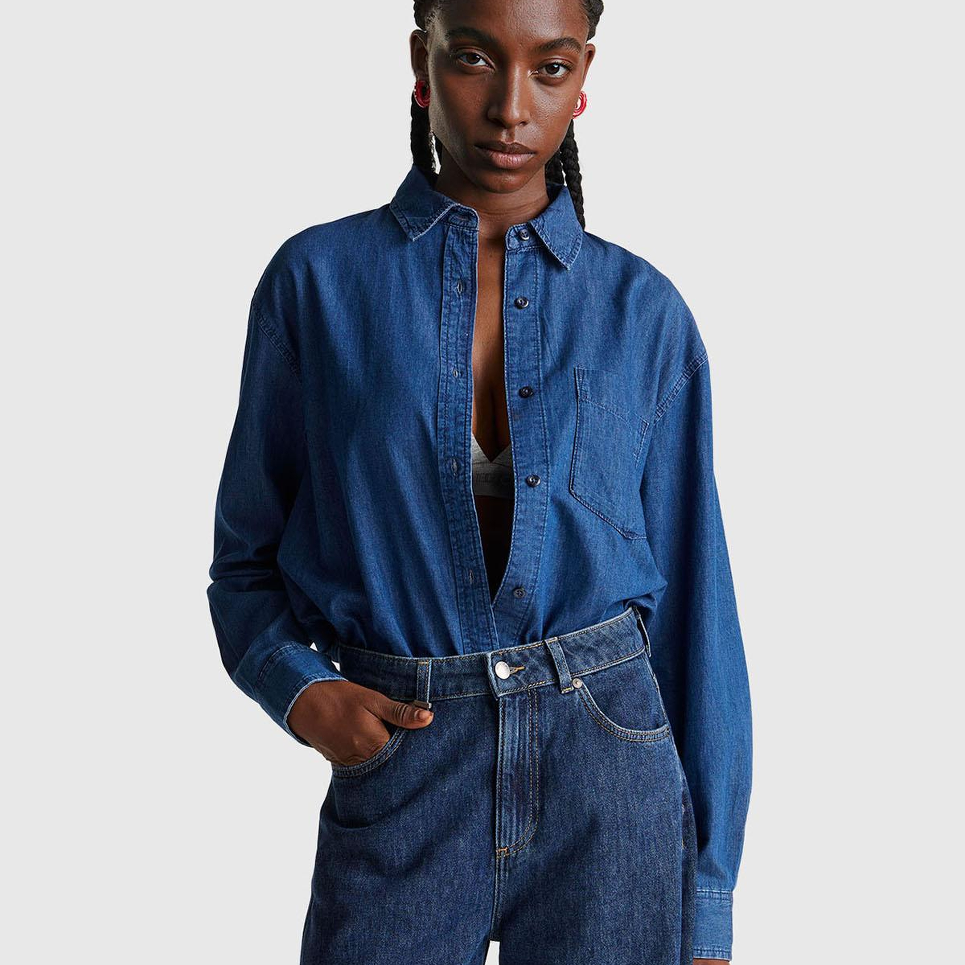 Kadın Mavi %100 Pamuk Önü Cep Detaylı Düğmeli Denim Gömlek