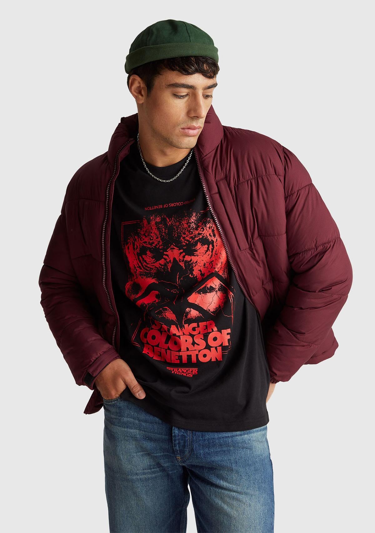 Erkek Siyah-Kırmızı %100 Pamuk Regular Fit Stranger Things Baskılı T-Shirt