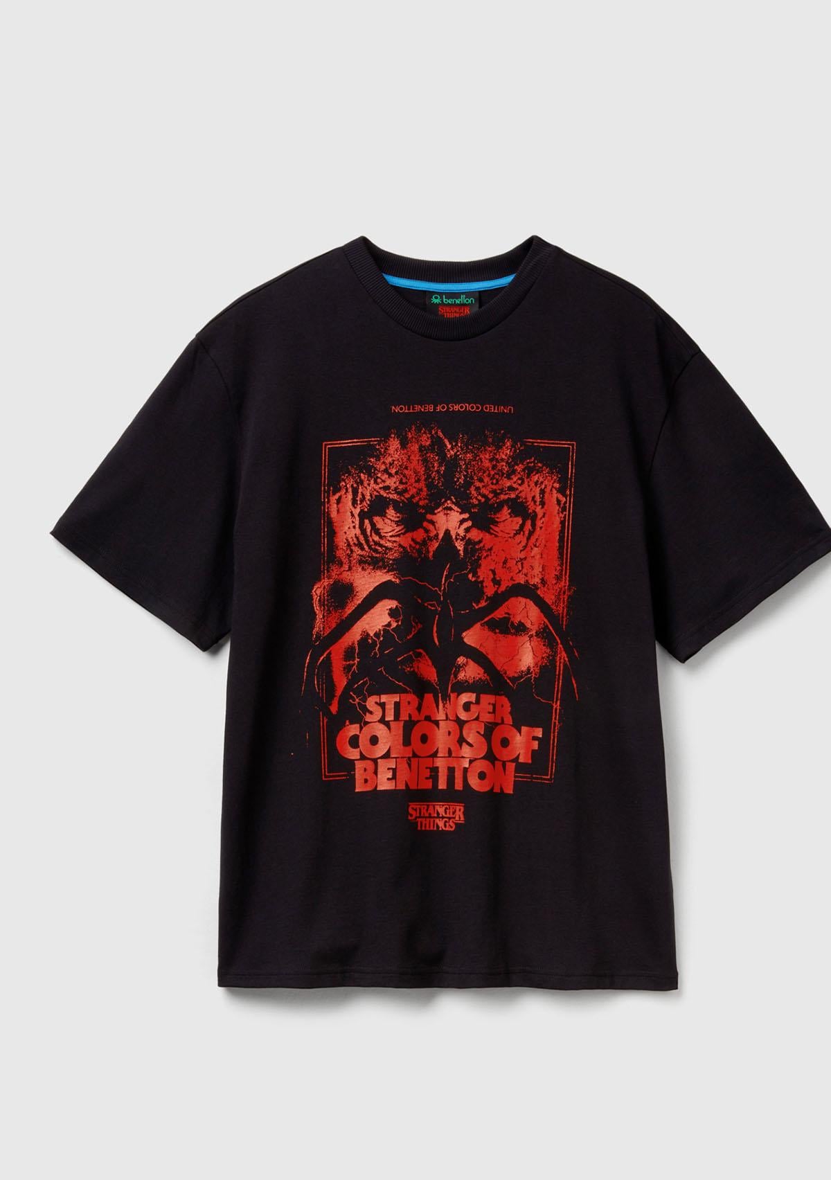 Erkek Siyah-Kırmızı %100 Pamuk Regular Fit Stranger Things Baskılı T-Shirt