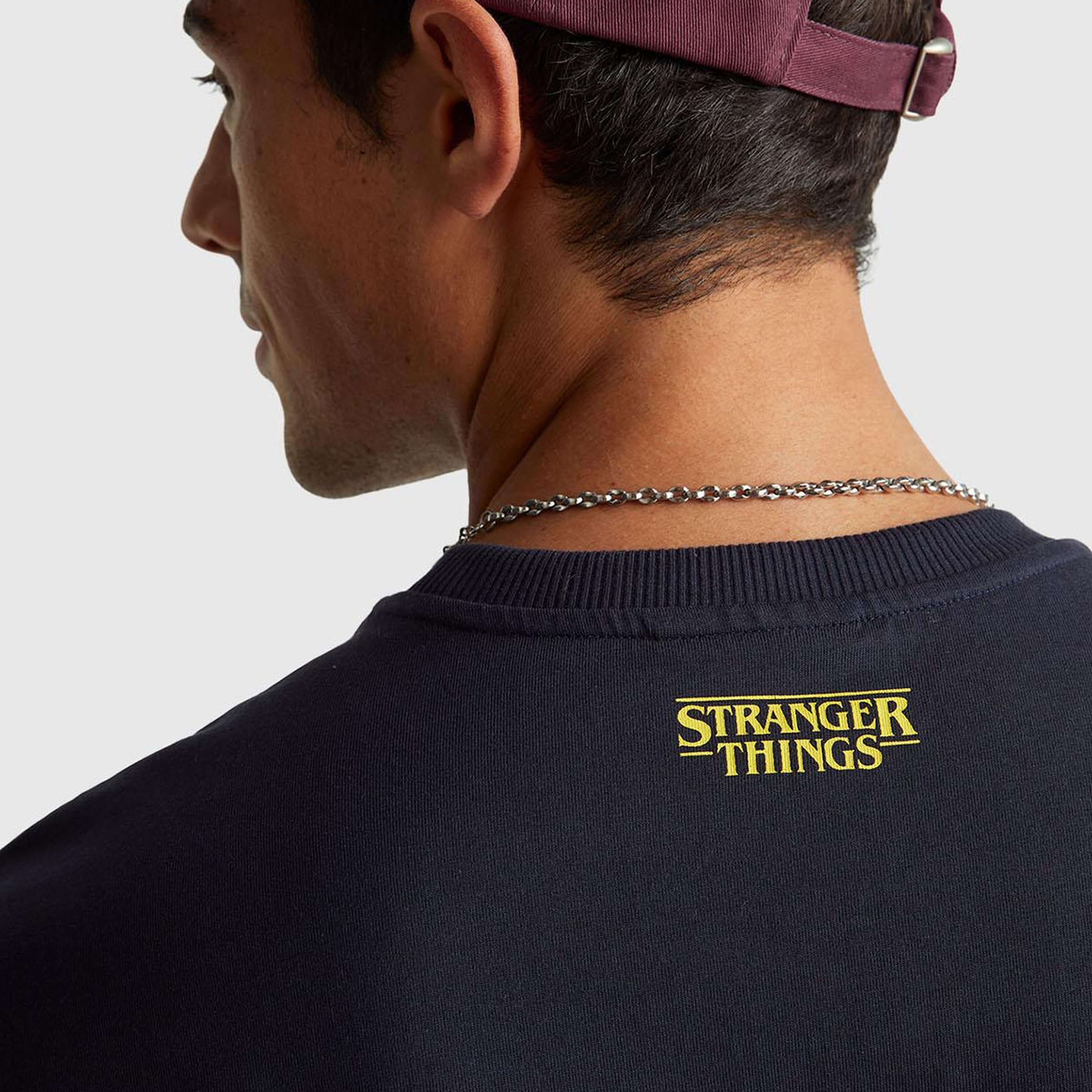 Erkek Lacivert %100 Pamuk Regular Fit Stranger Things Baskılı T-Shirt