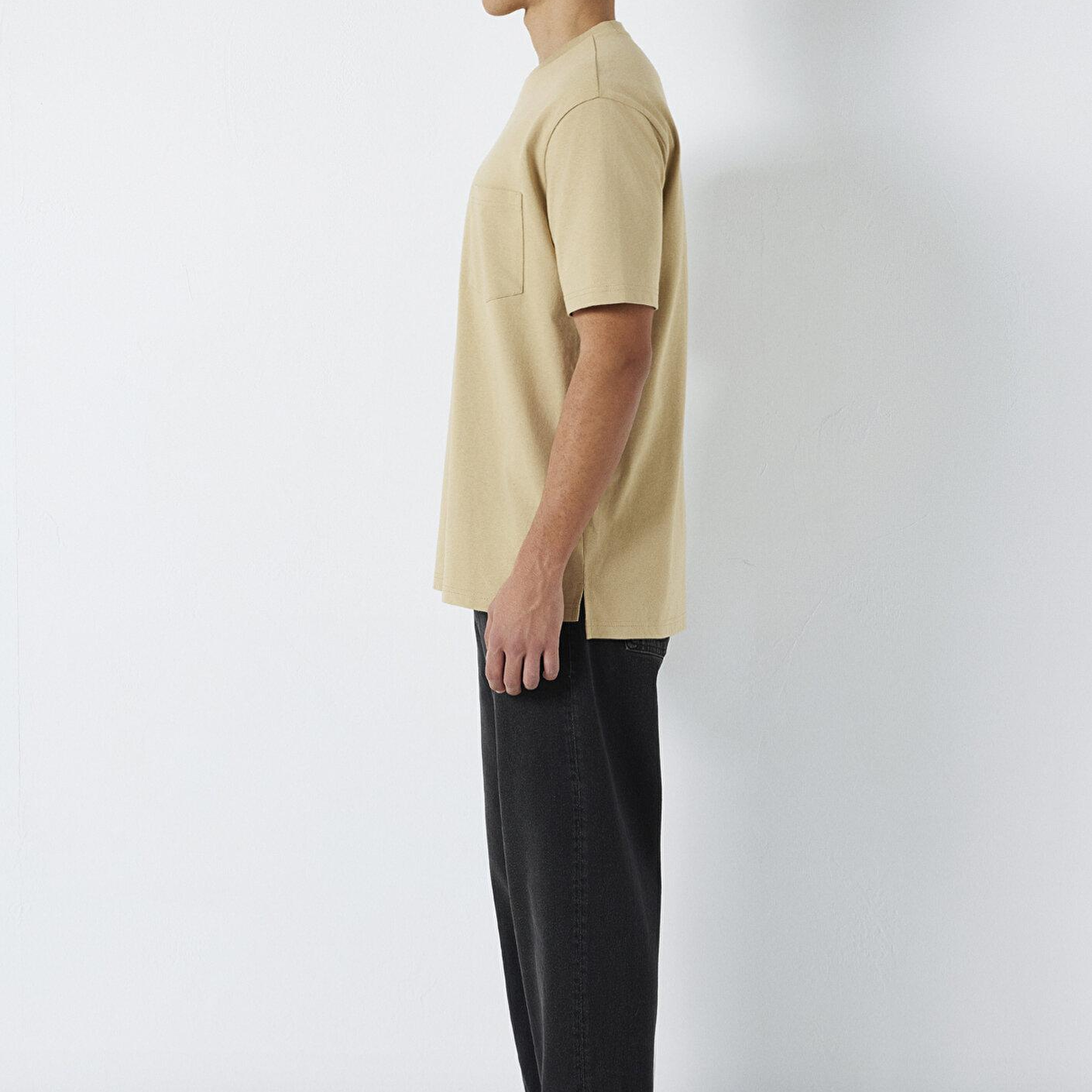 Mavi Cep Detaylı Bej Basic Tişört Loose Fit / Bol Rahat Kesim 066248-70204