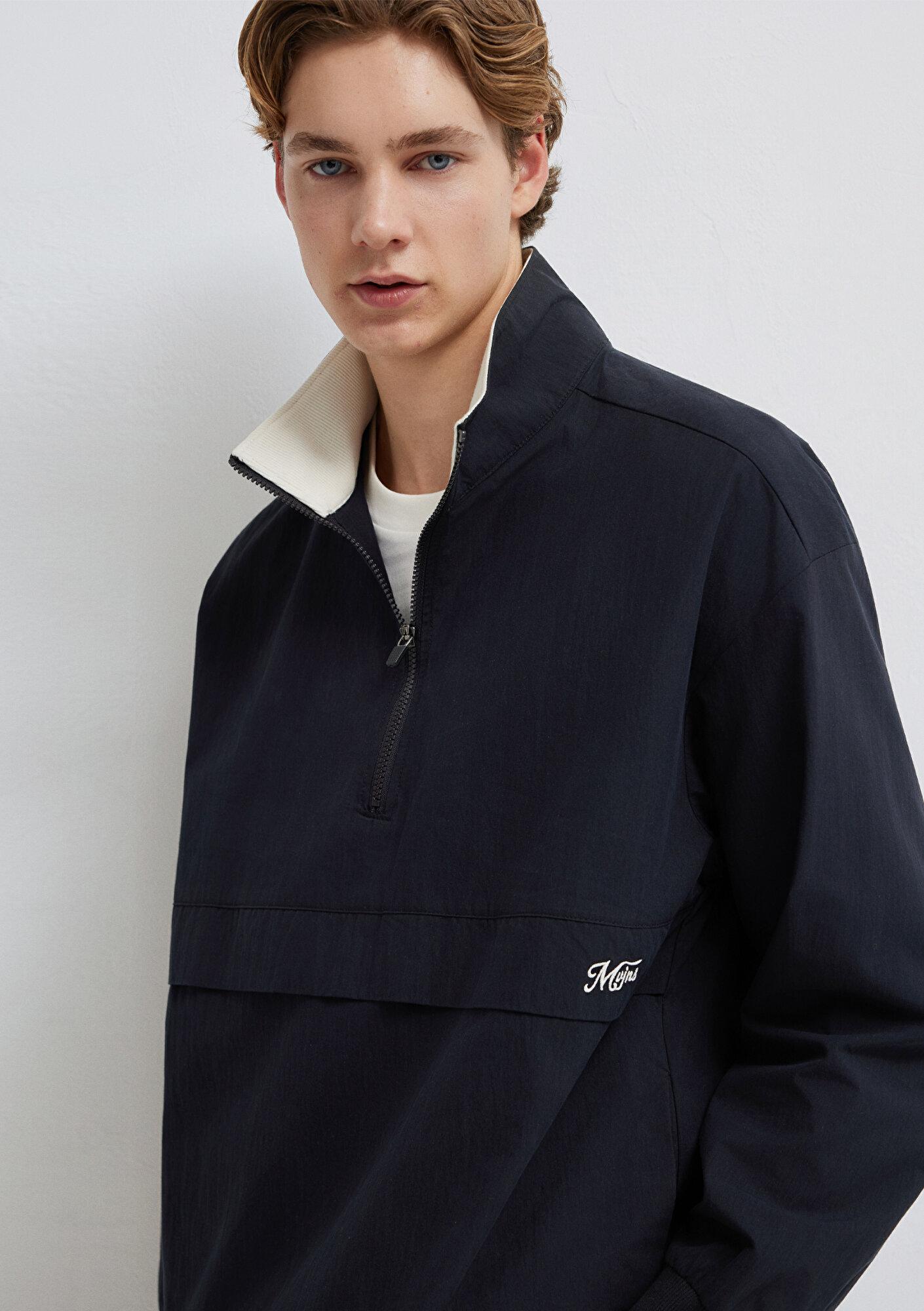 Mavi Yarı Fermuarlı Siyah Sweatshirt 0211890-900