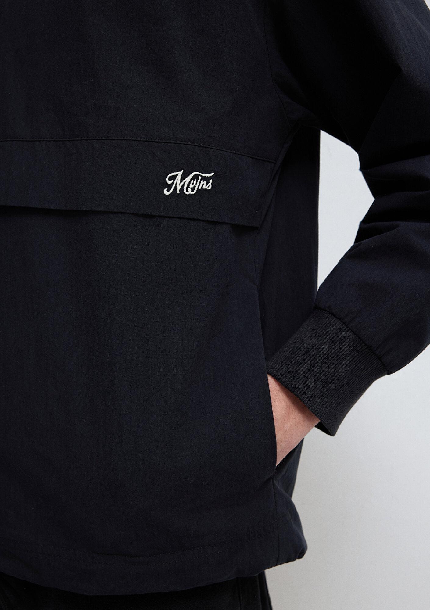 Mavi Yarı Fermuarlı Siyah Sweatshirt 0211890-900