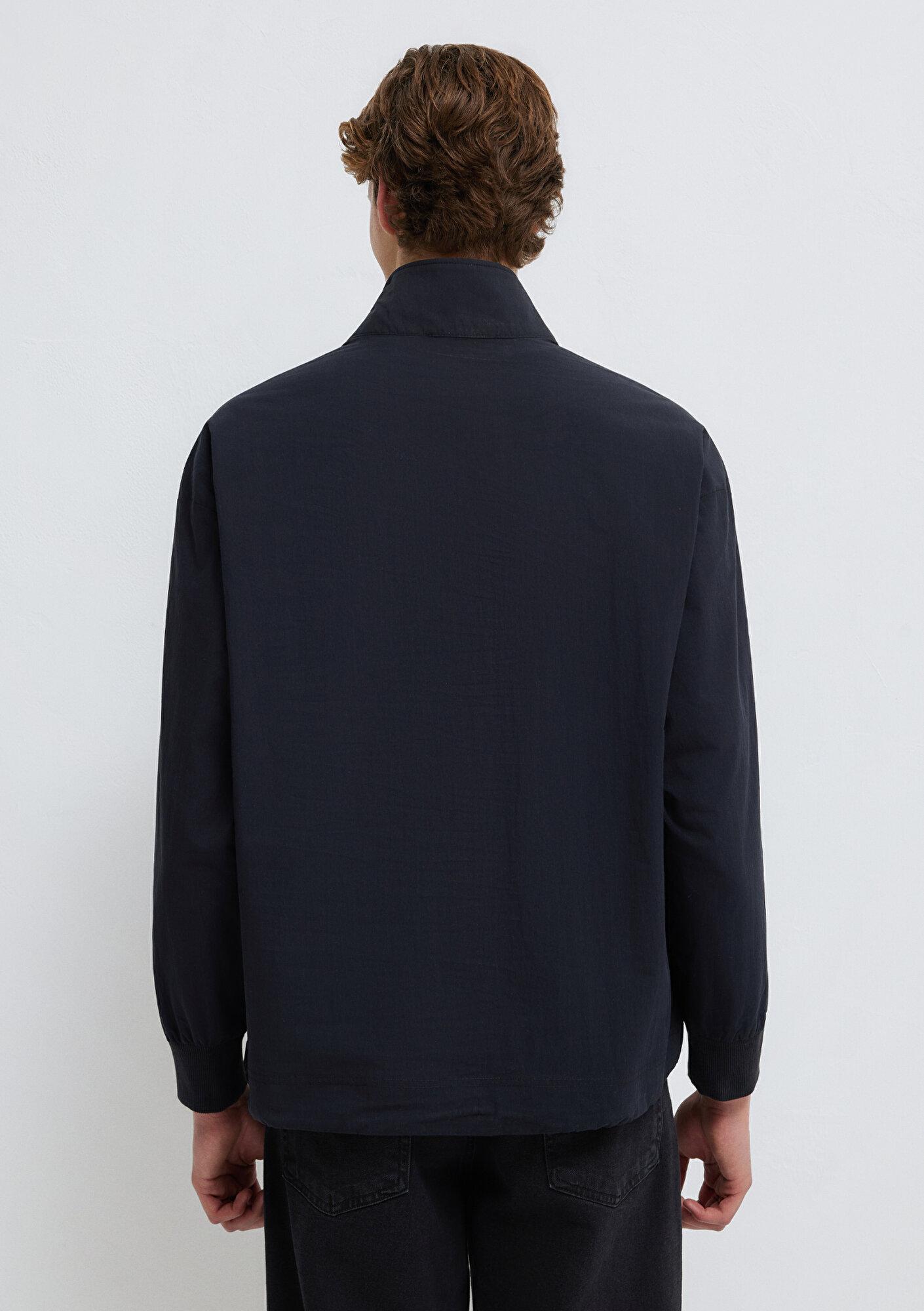 Mavi Yarı Fermuarlı Siyah Sweatshirt 0211890-900