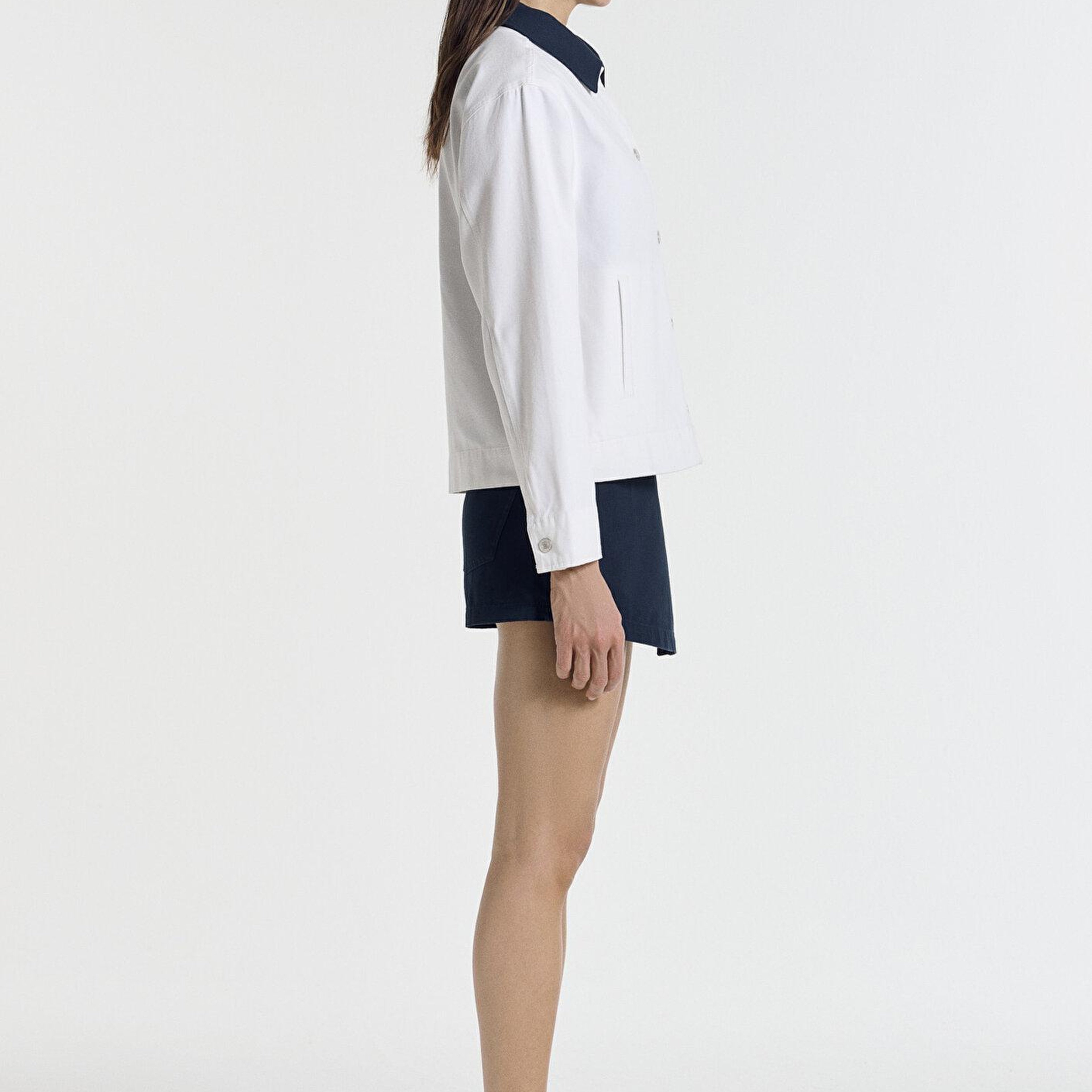 Mavi Yaka Detaylı Beyaz İnce Ceket Loose Fit / Bol Rahat Kesim 1211407-80194