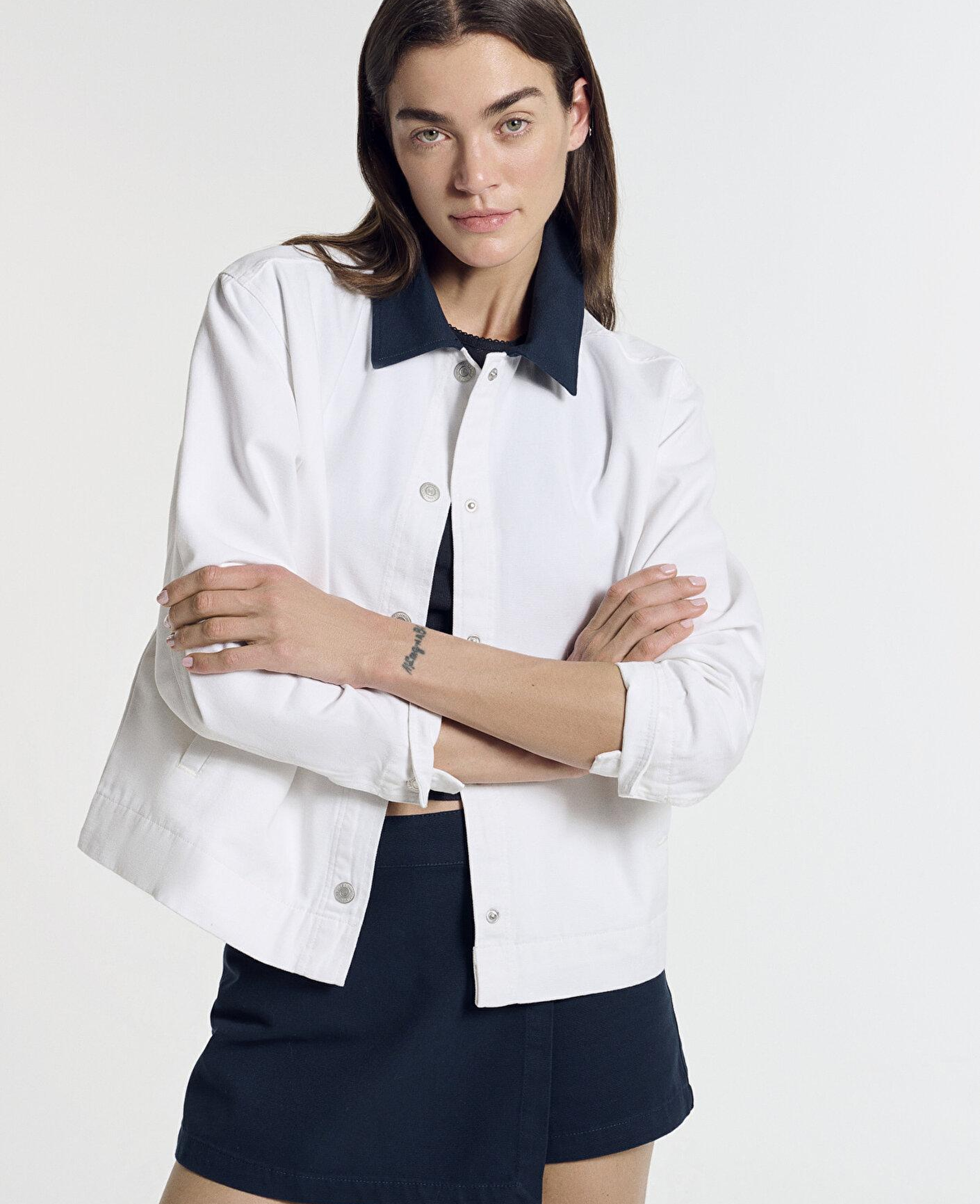 Mavi Yaka Detaylı Beyaz İnce Ceket Loose Fit / Bol Rahat Kesim 1211407-80194