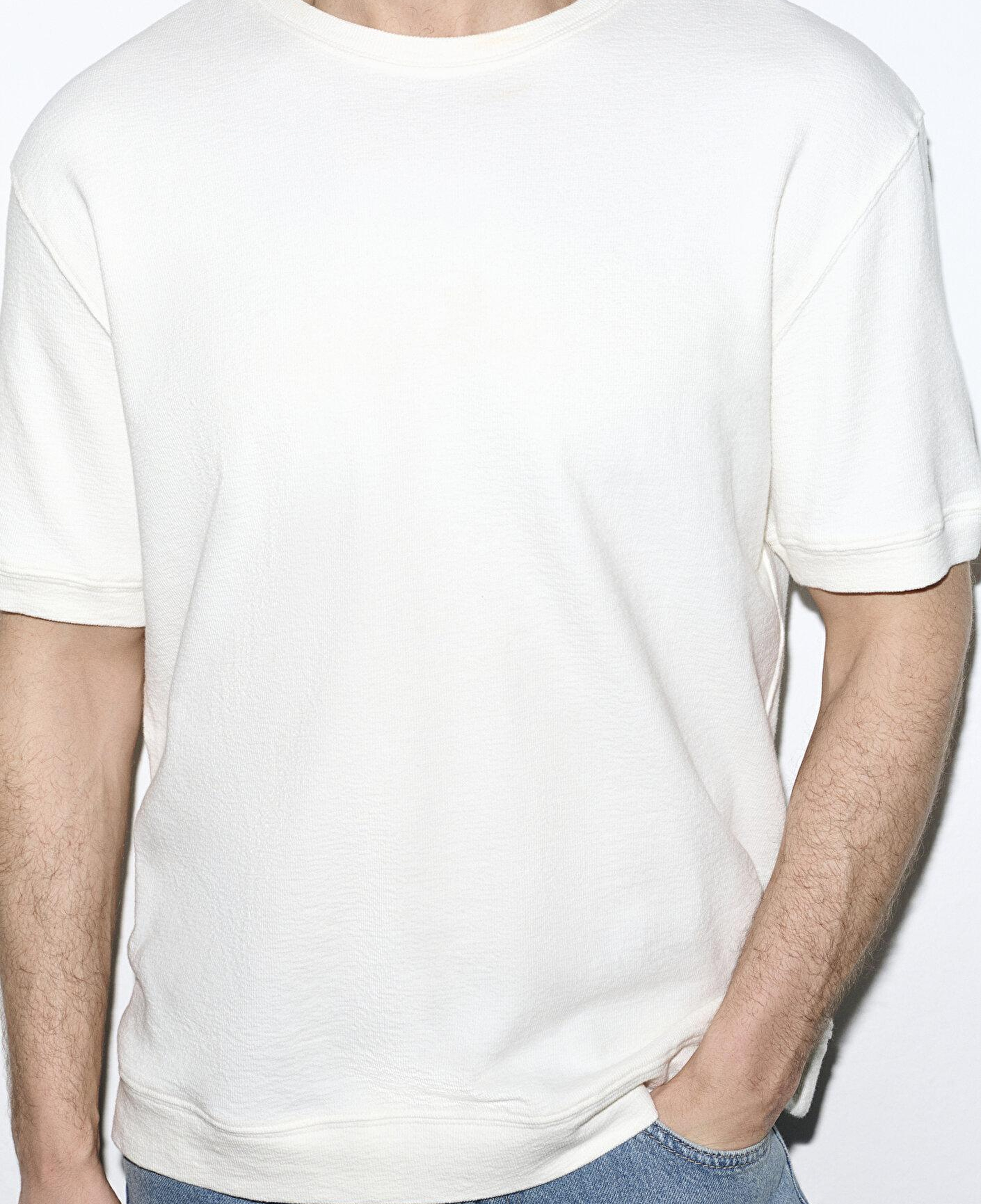 Mavi Bisiklet Yaka Ekru Tişört Loose Fit / Bol Rahat Kesim 0613161-70057