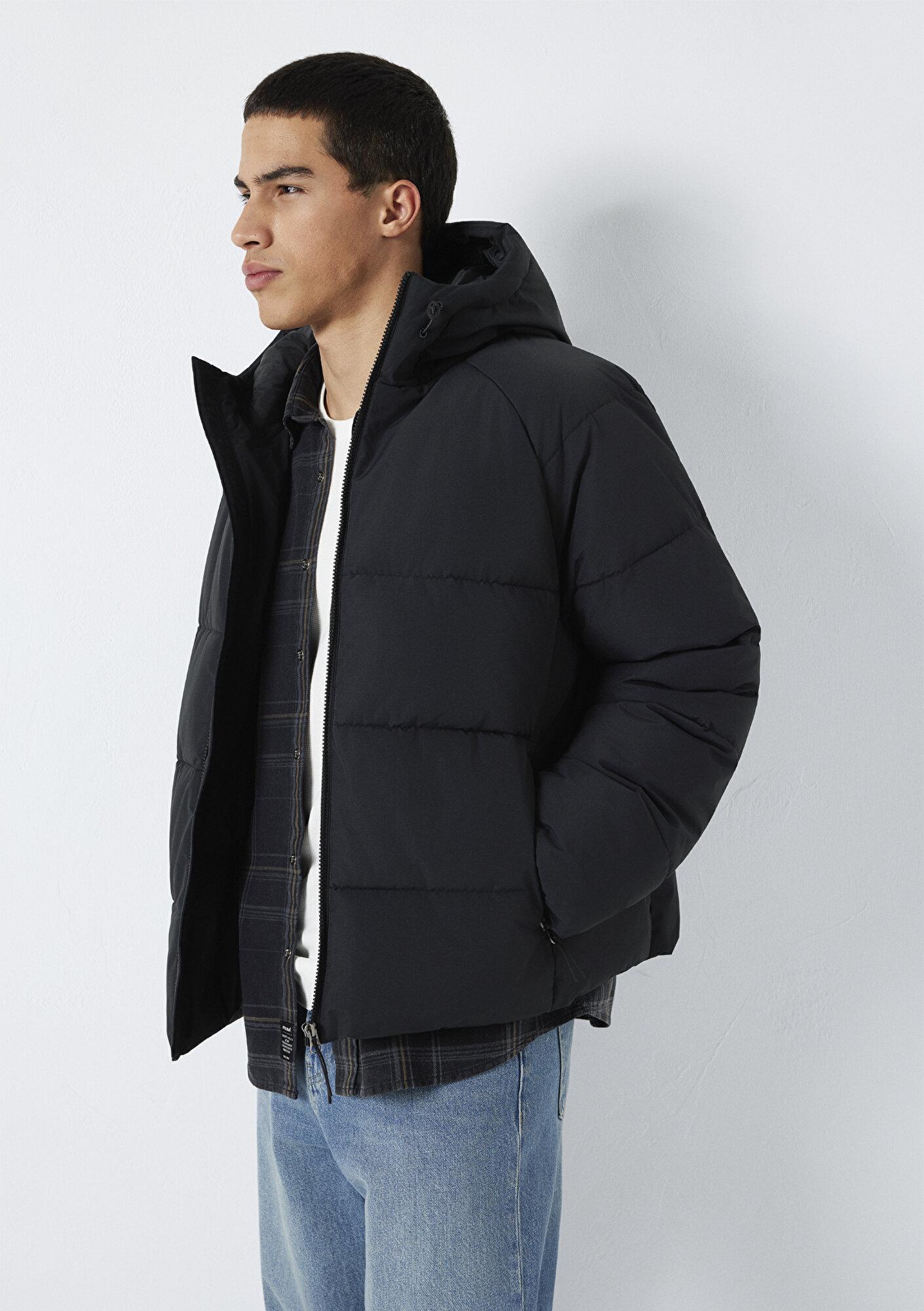 Mavi Kapüşonlu Siyah Şişme Mont 0110756-71379