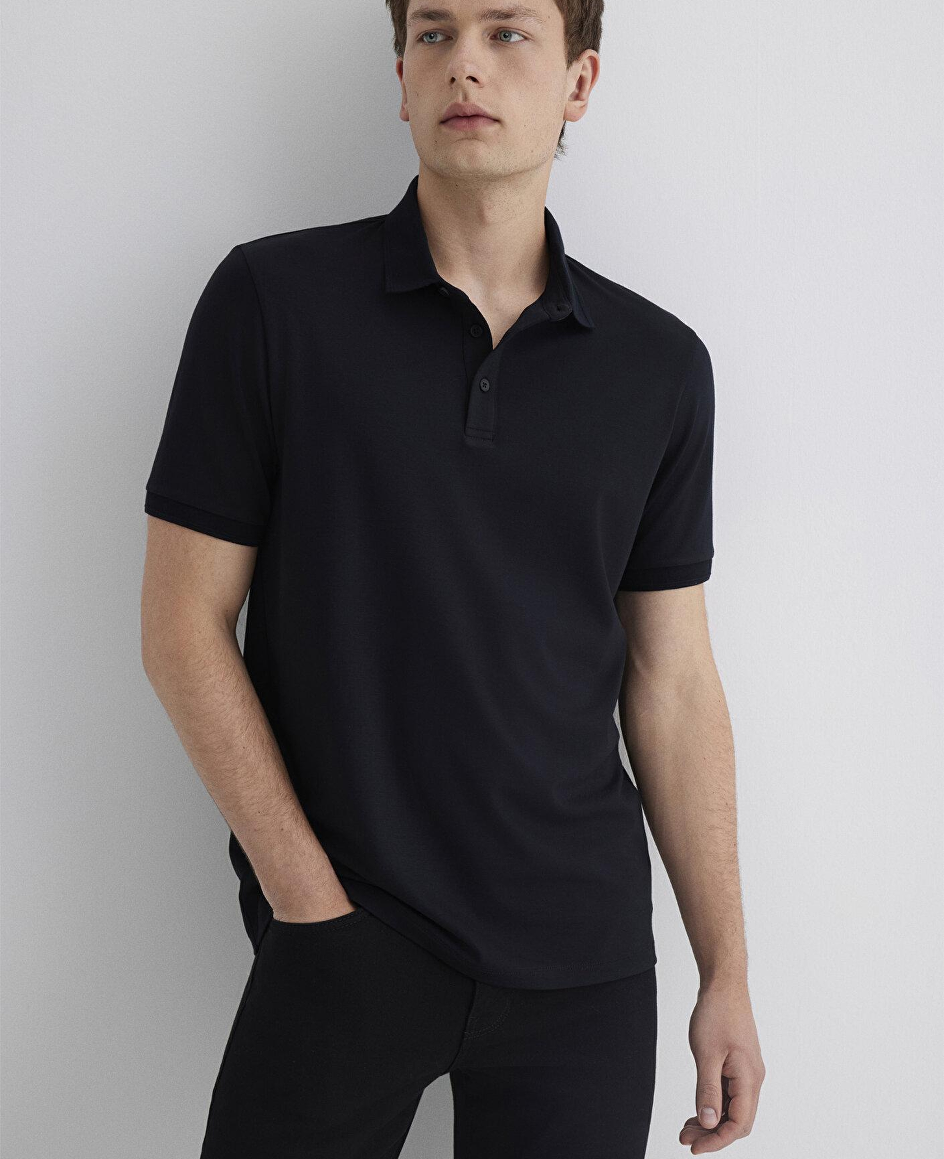 Mavi Soft-Premium Siyah Polo Tişört Slim Fit / Dar Kesim 0613006-900