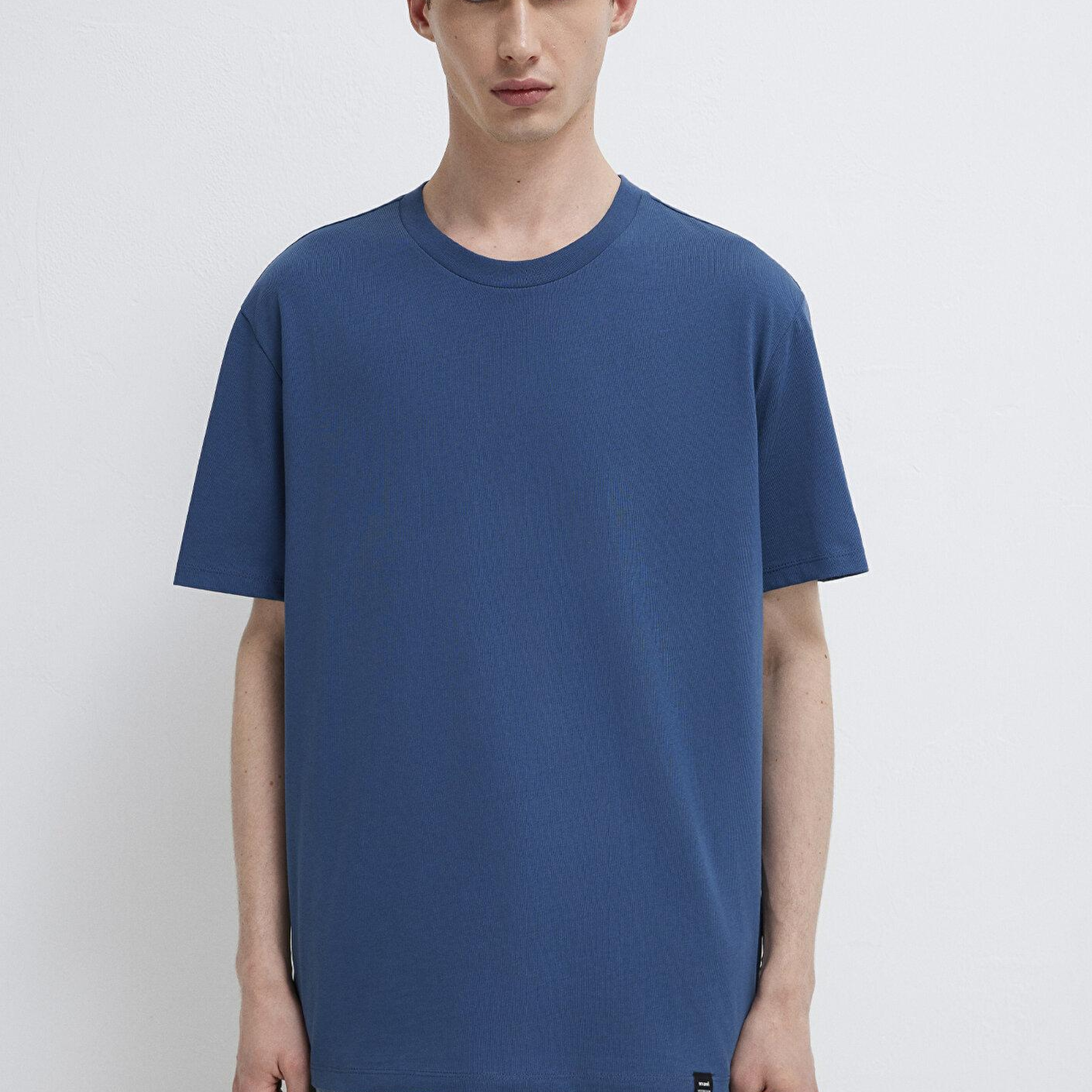 Mavi Etiket Detaylı Mavi Basic Tişört Loose Fit / Bol Rahat Kesim 0611824-90609