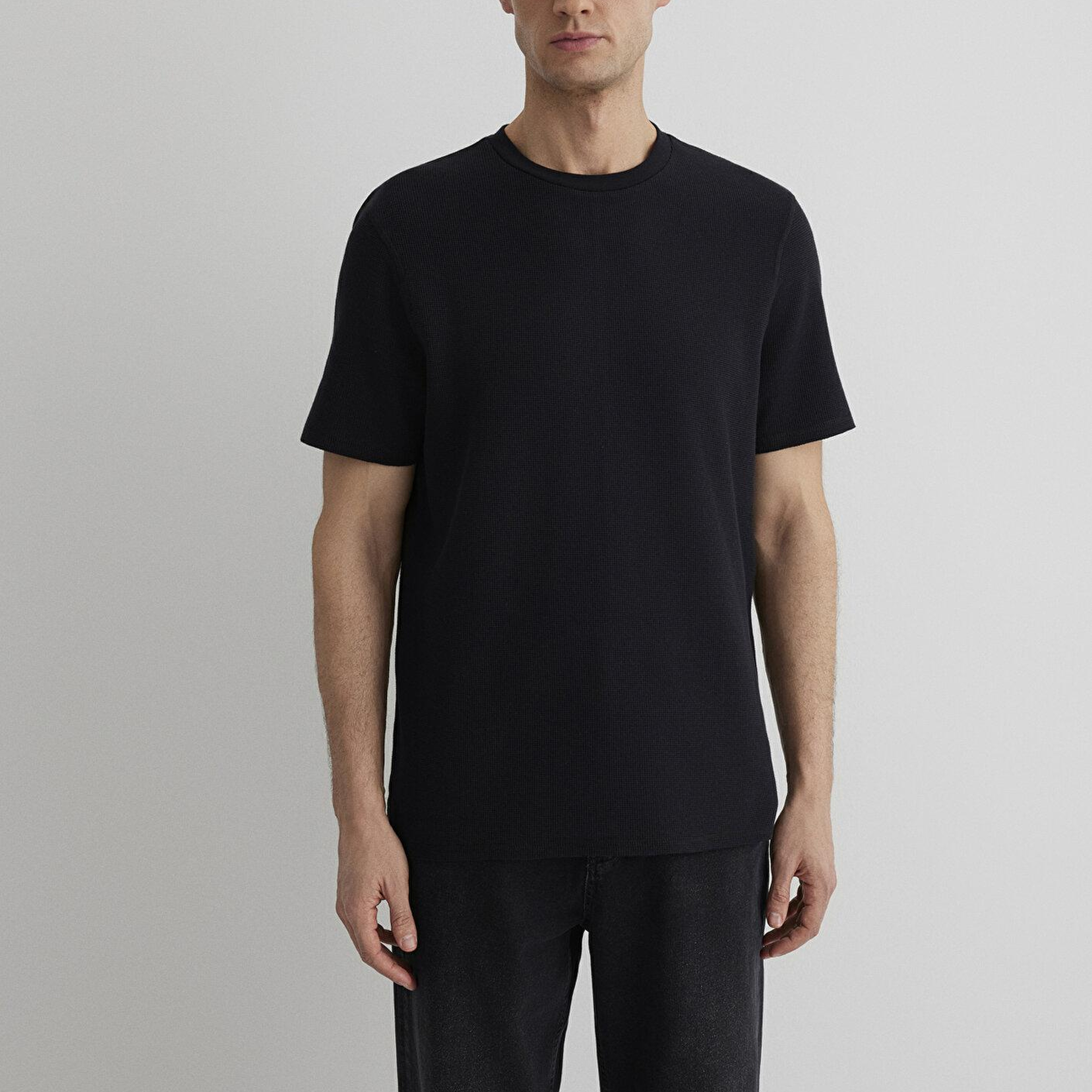 Mavi Dokulu Siyah Basic Tişört Regular Fit / Normal Kesim 0610277-900