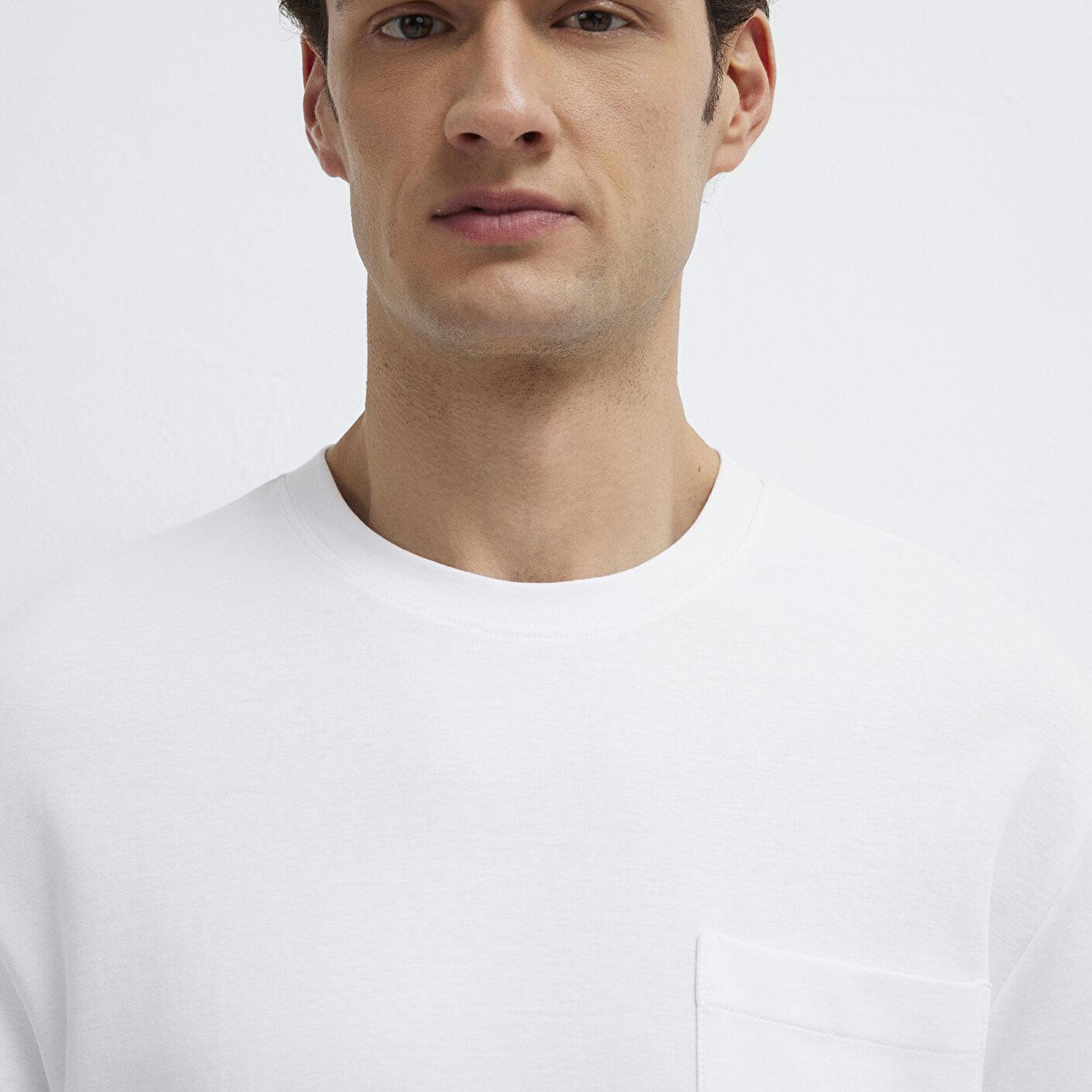 Mavi Cepli Beyaz Basic Tişört Loose Fit / Bol Rahat Kesim 0613339-620