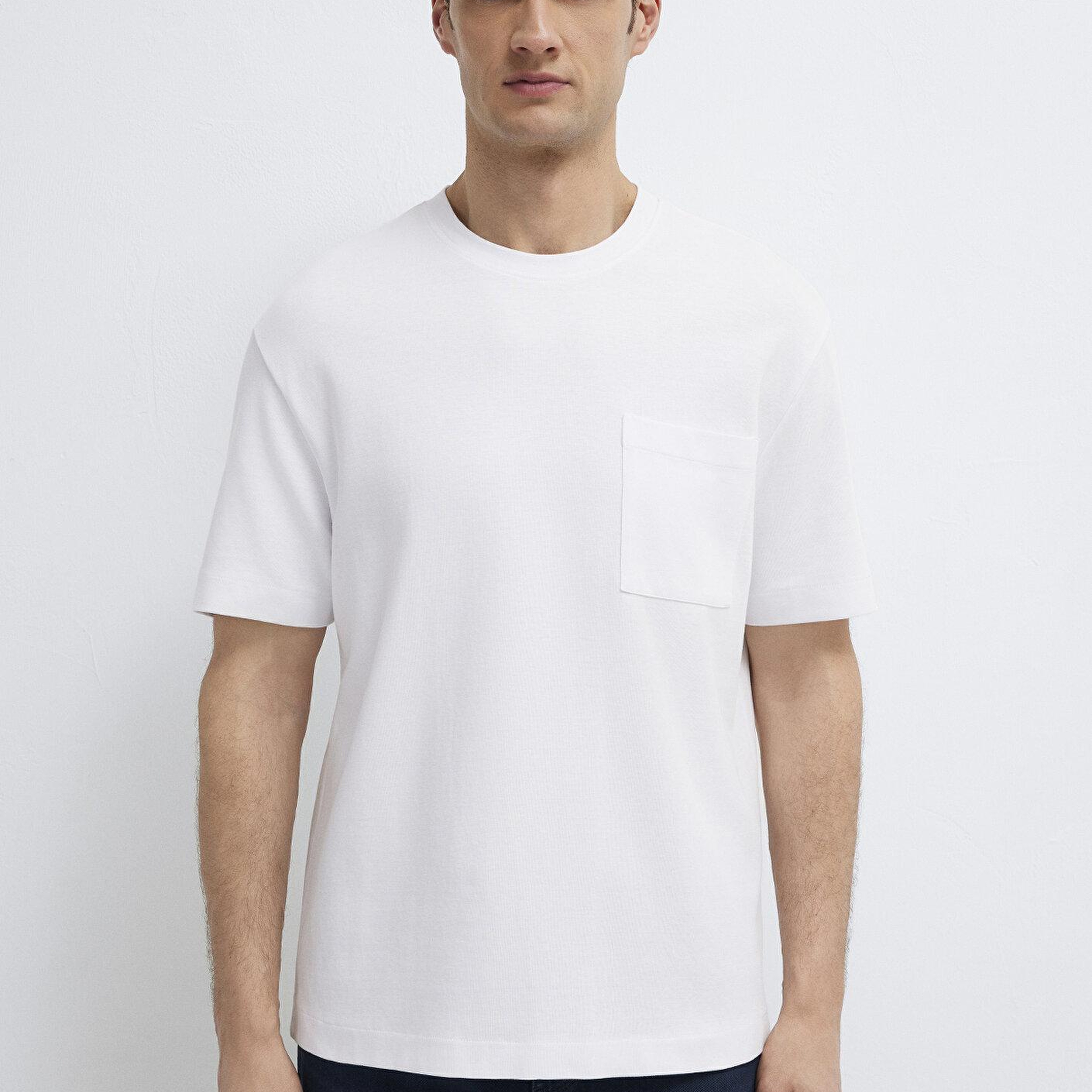 Mavi Cepli Beyaz Basic Tişört Loose Fit / Bol Rahat Kesim 0613339-620
