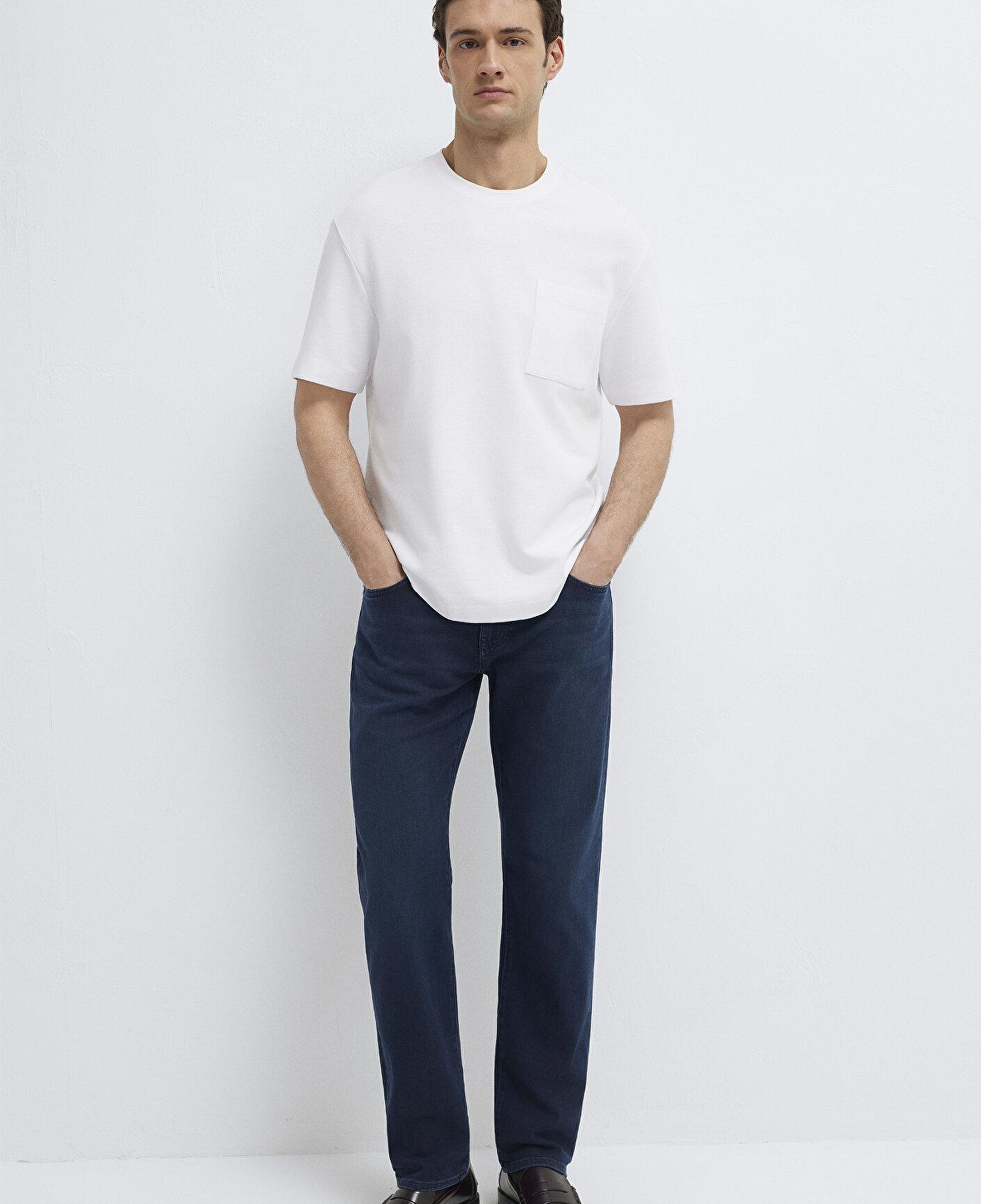 Mavi Cepli Beyaz Basic Tişört Loose Fit / Bol Rahat Kesim 0613339-620