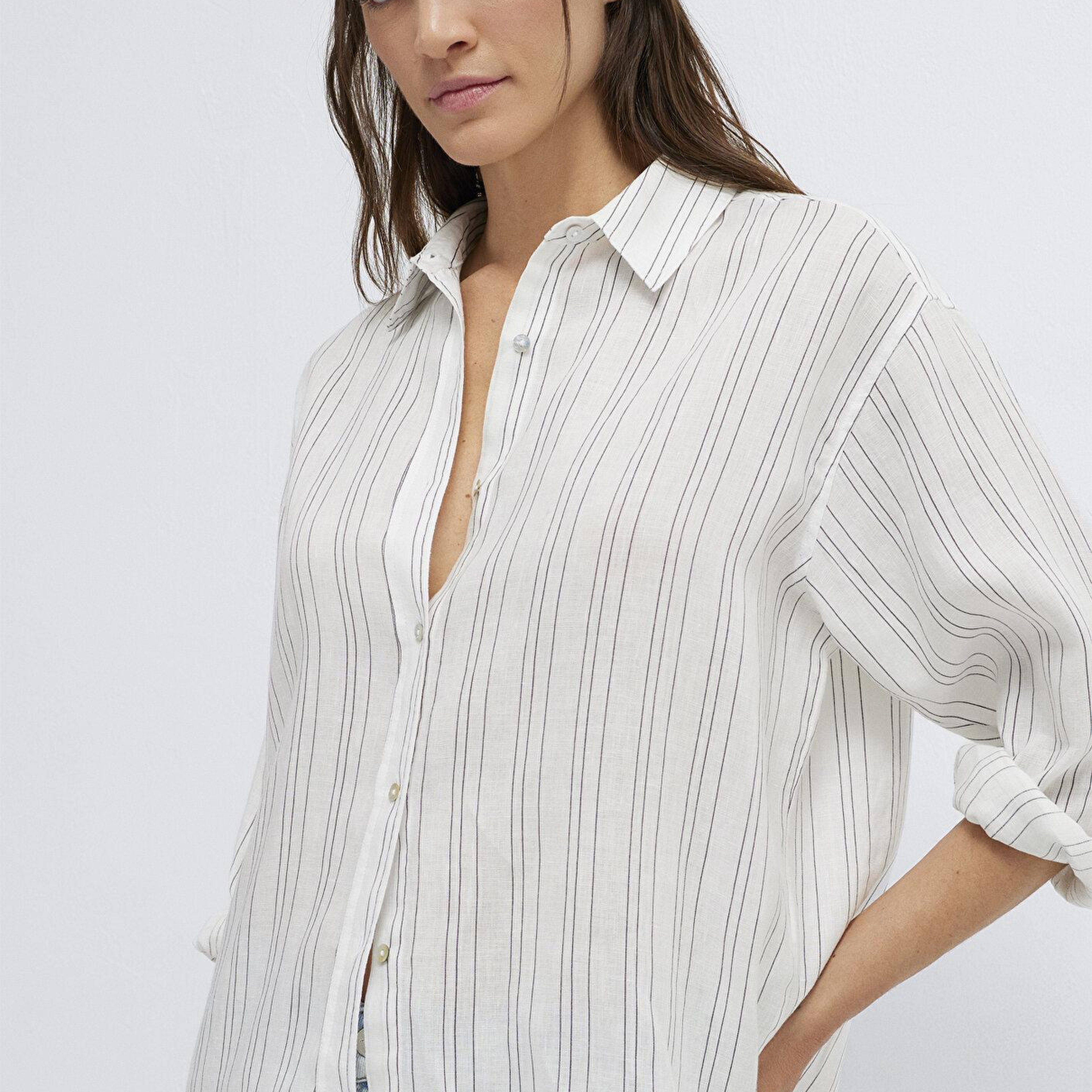 Mavi Siyah Çizgili Beyaz Keten Gömlek Oversize / Geniş Kesim 1210748-81510