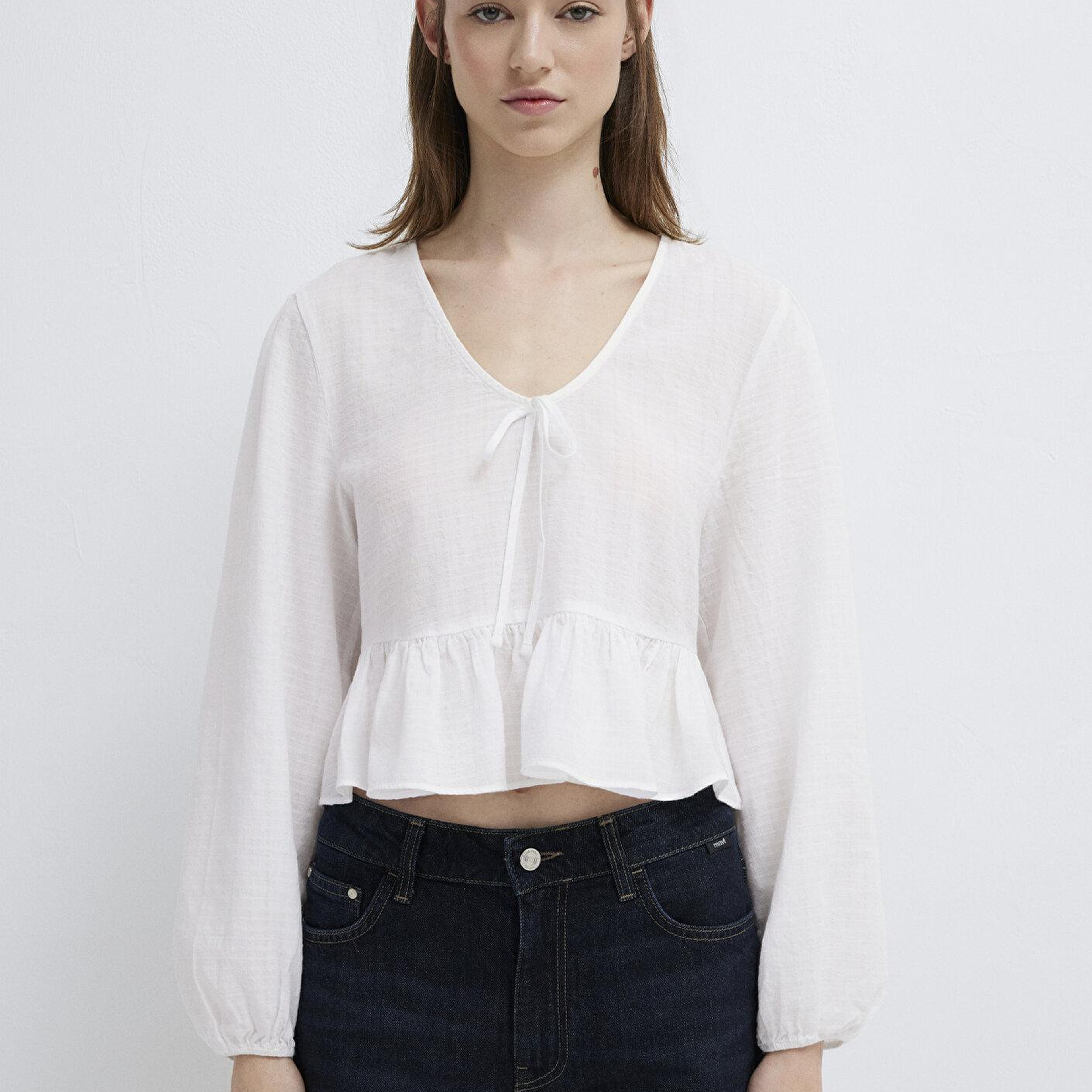 Mavi Etek Detaylı Bağcıklı Ekru Bluz 1211473-70057