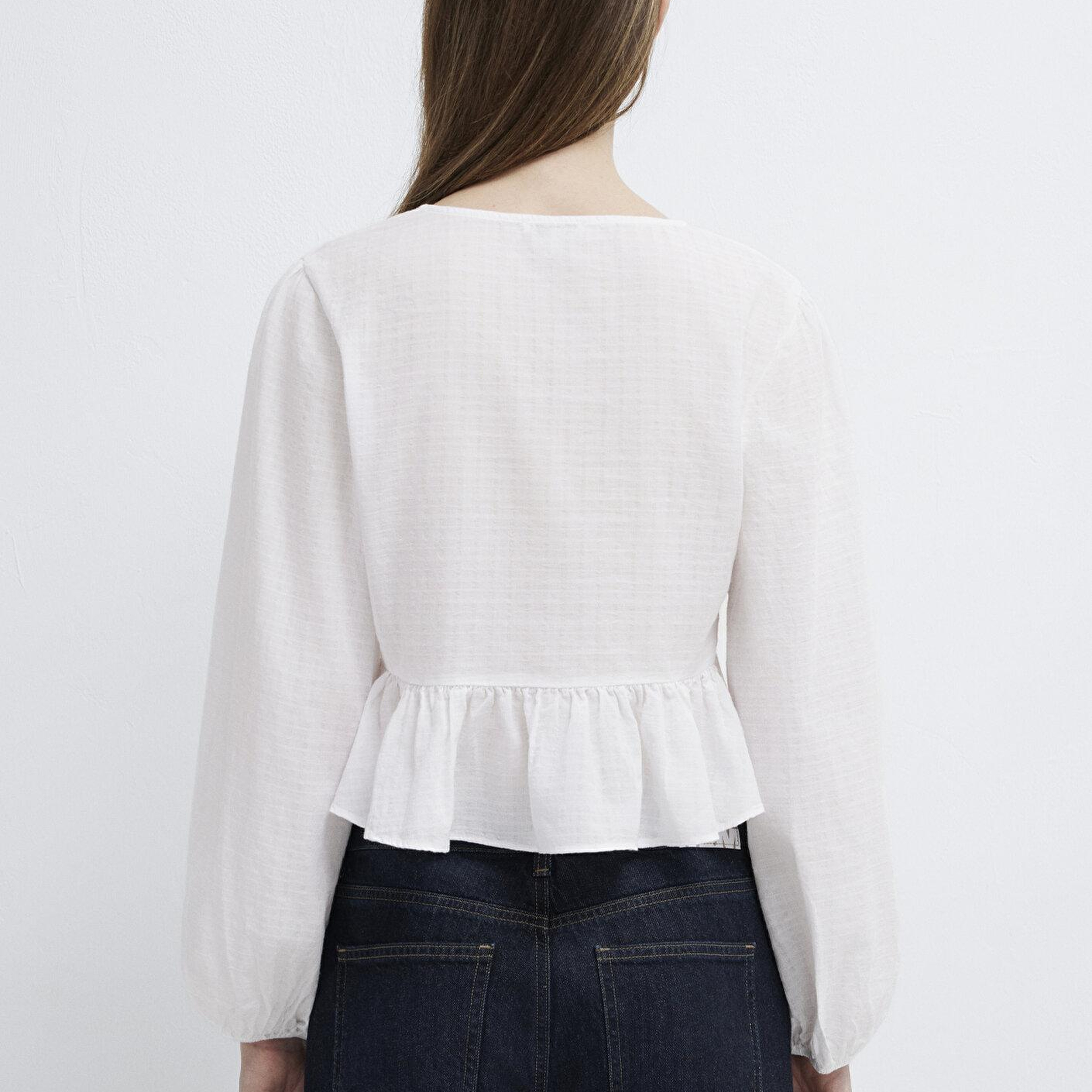 Mavi Etek Detaylı Bağcıklı Ekru Bluz 1211473-70057