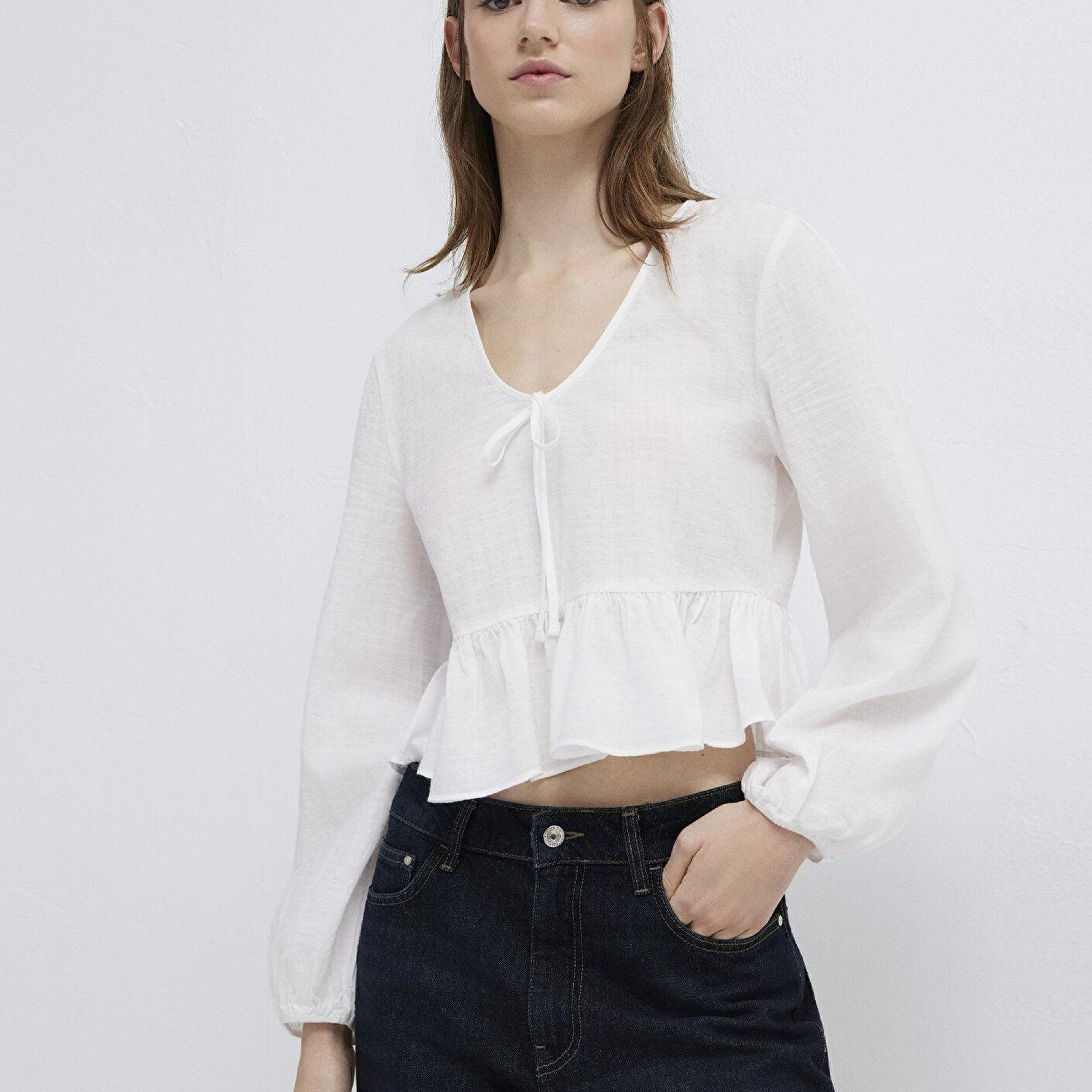 Mavi Etek Detaylı Bağcıklı Ekru Bluz 1211473-70057