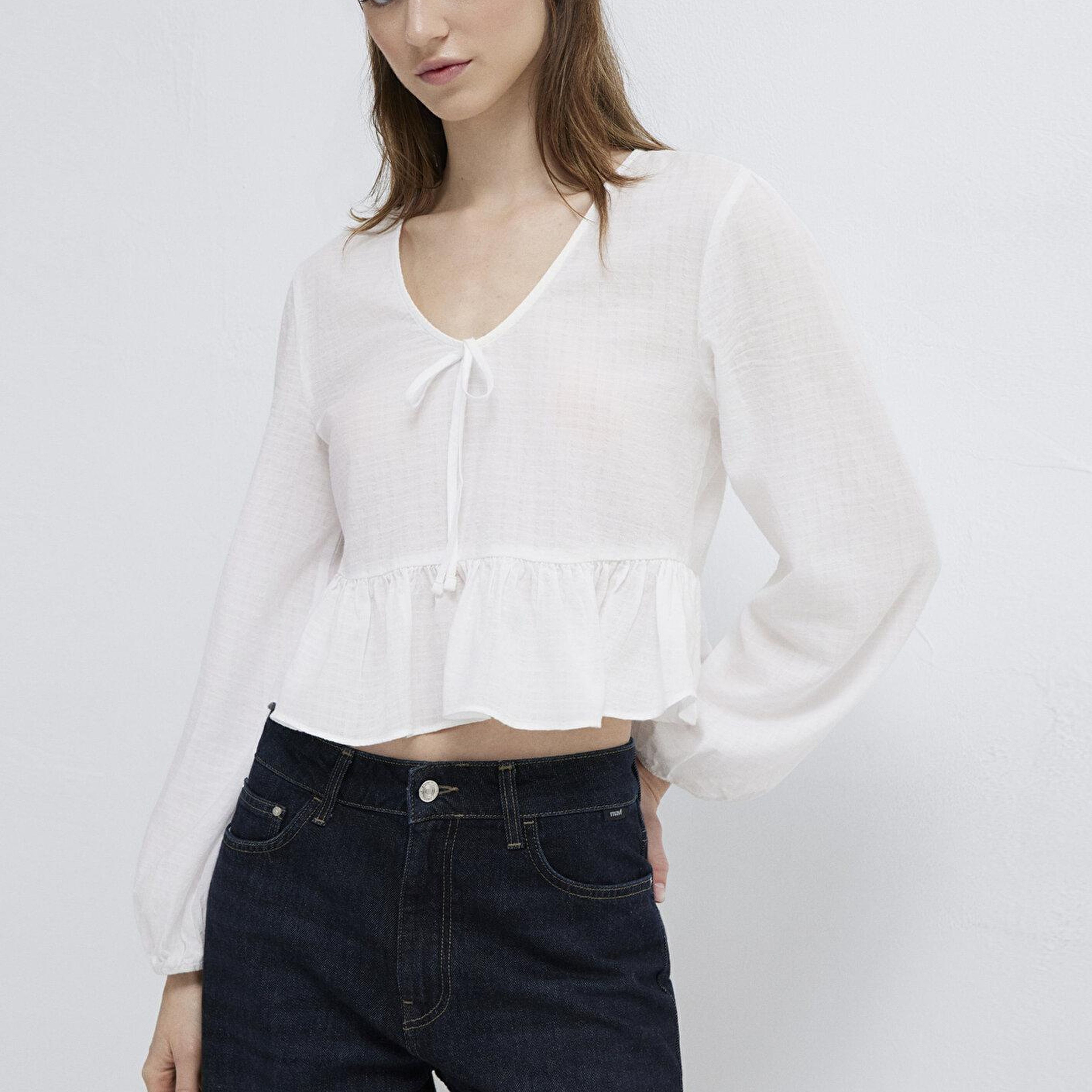 Mavi Etek Detaylı Bağcıklı Ekru Bluz 1211473-70057