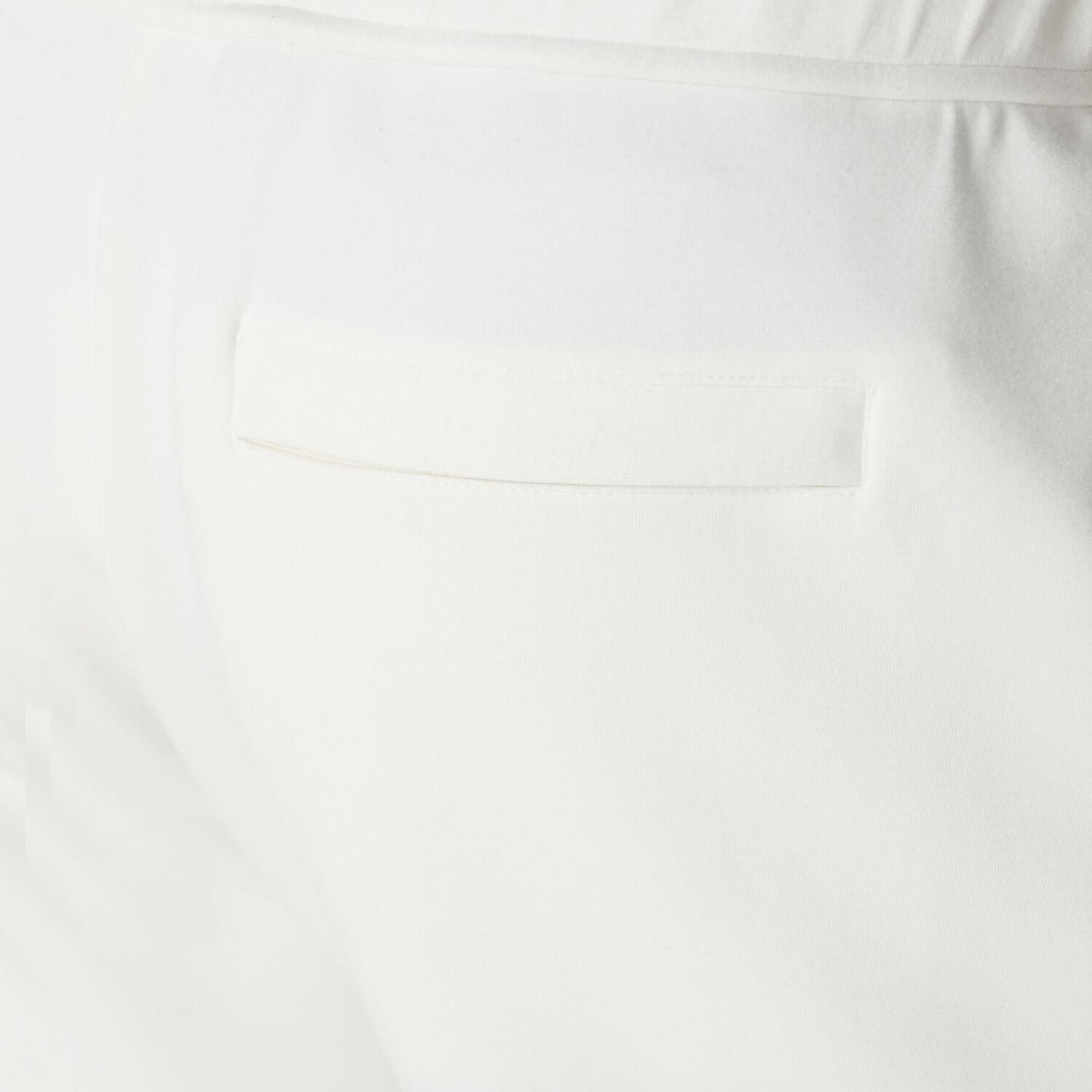 Beymen Club Erkek Kırık Beyaz Önü Dikiş Detaylı Scuba Şort Jersey