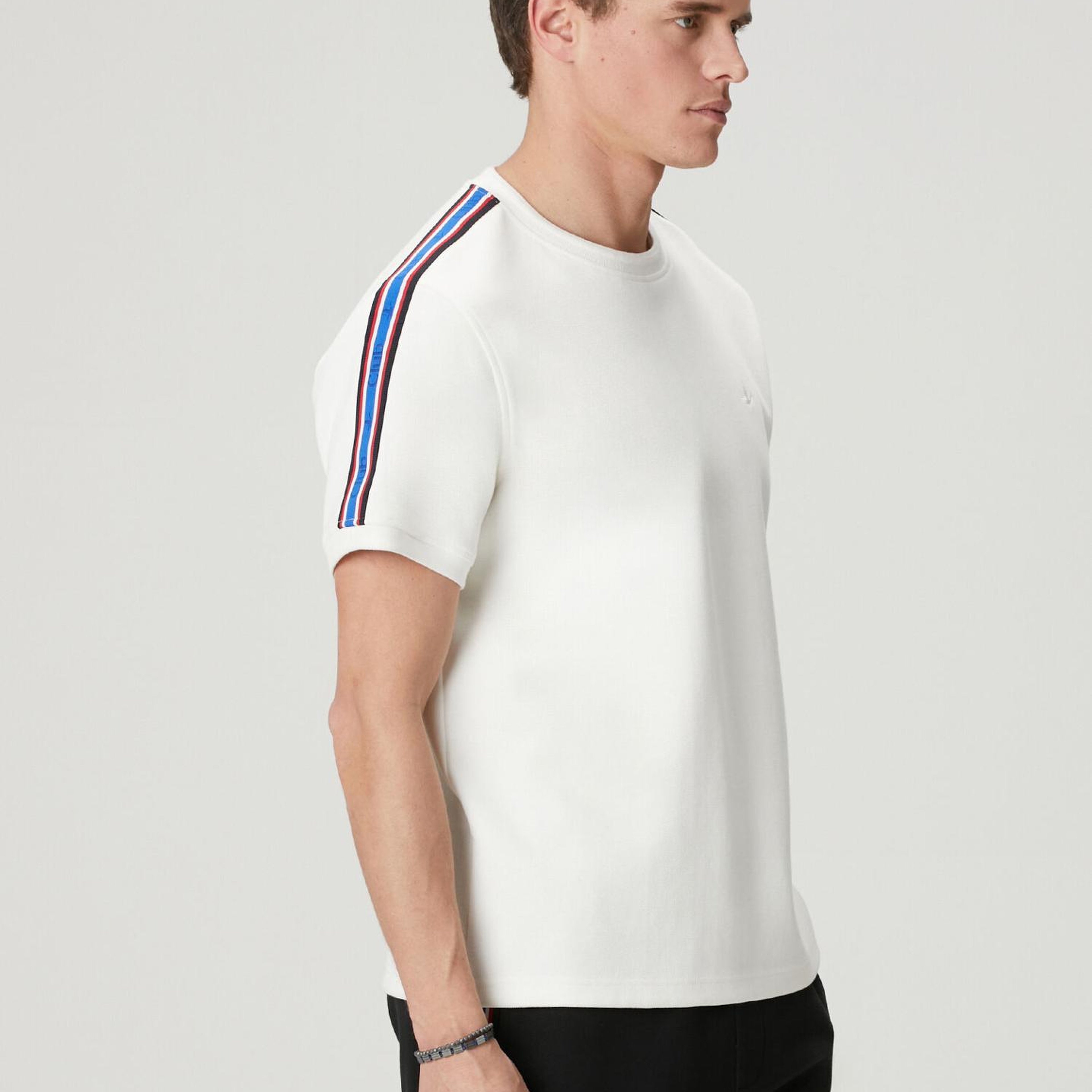 Beymen Club Erkek Kırık Beyaz Relax Fit Şerit Detaylı Pike T-shirt